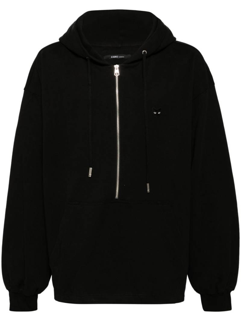 ZZERO BY SONGZIO Memorabilia Half Zip Up Hood jacket - Black von ZZERO BY SONGZIO