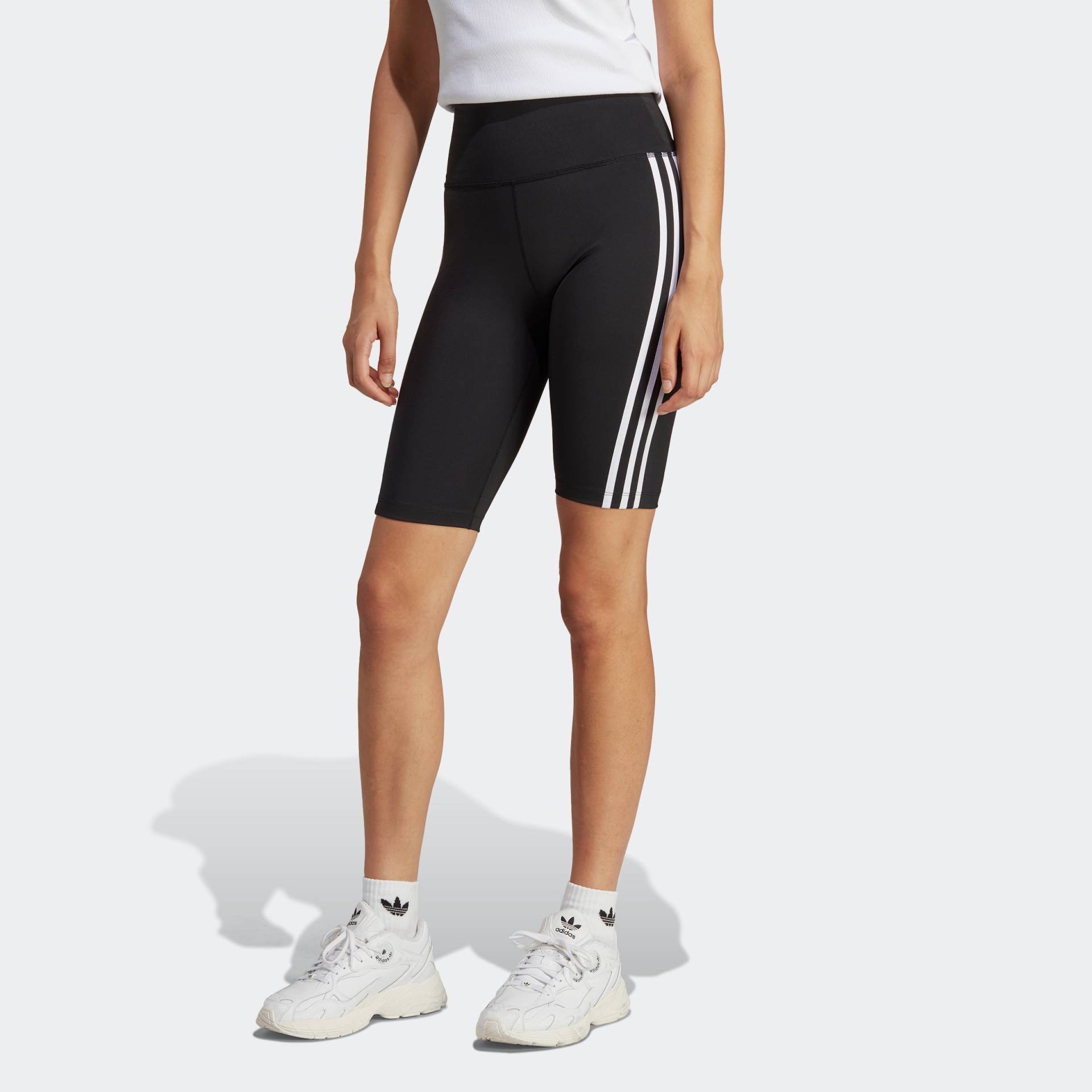 adidas Originals Sporthose »ADICOLOR CLASSICS HIGHWAISTED KURZE«, (1 tlg.) von adidas Originals