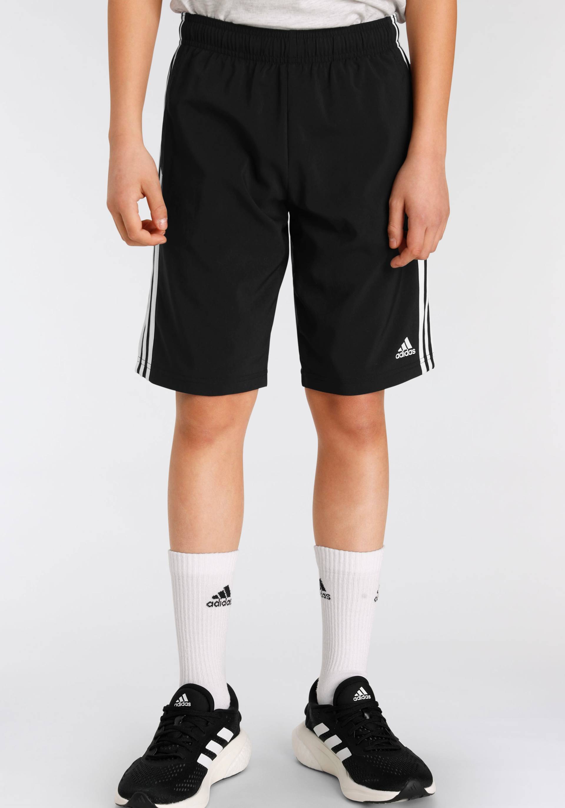 adidas Sportswear Shorts »ESSENTIALS 3-STREIFEN WOVEN«, (1 tlg.) von adidas Sportswear