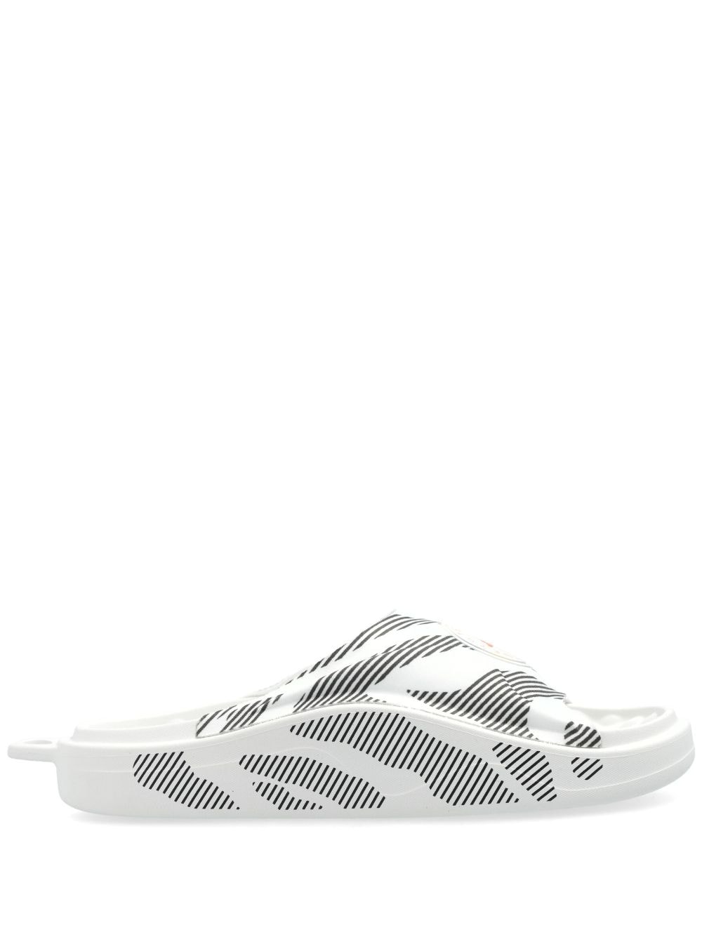 adidas by Stella McCartney logo-print slides - White von adidas by Stella McCartney