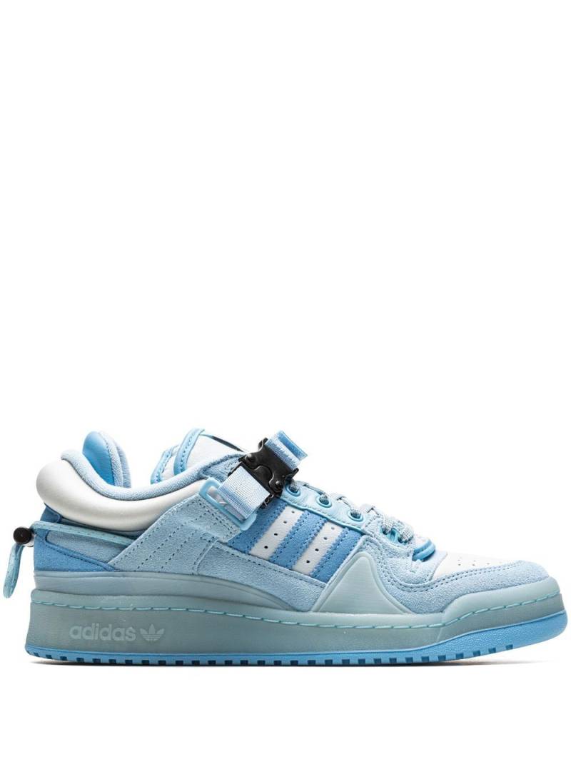 adidas x Bad Bunny Forum Buckle Low "Blue Tint" sneakers von adidas