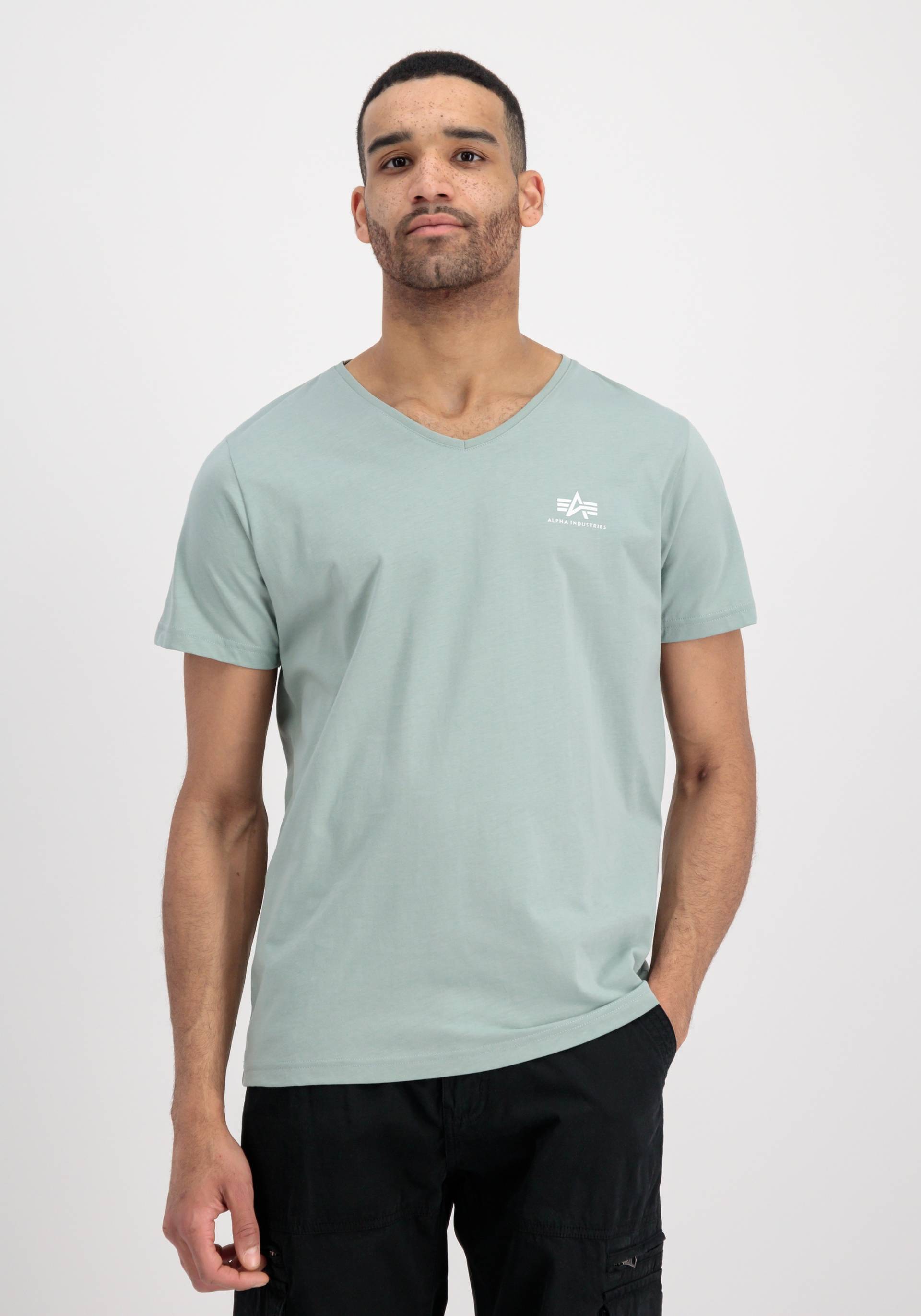 Alpha Industries T-Shirt »Alpha Industries Men - T-Shirts Basic V-Neck T Small Logo« von alpha industries