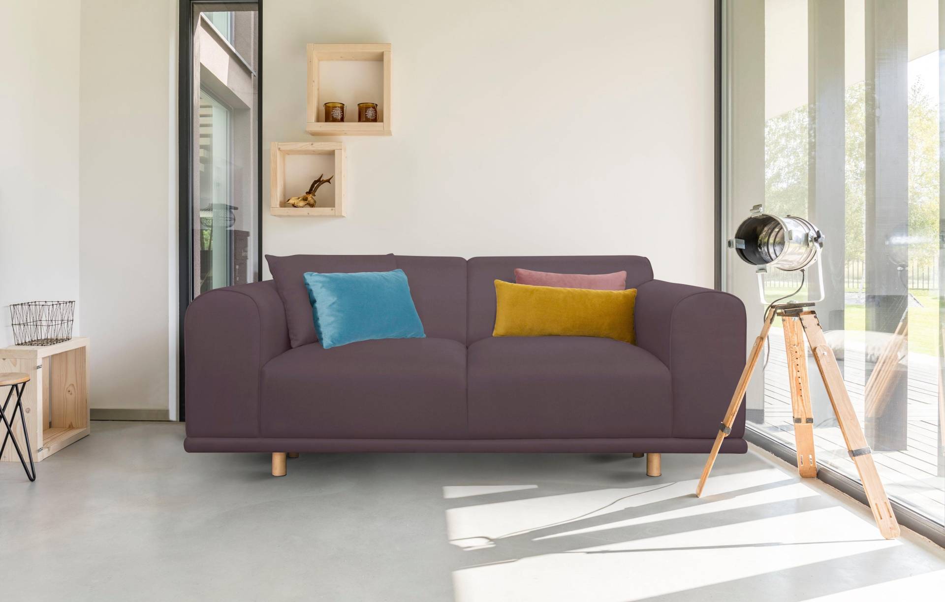 andas 2-Sitzer »Maroon«, in skandinavischem Design, mit losen Kissen von andas