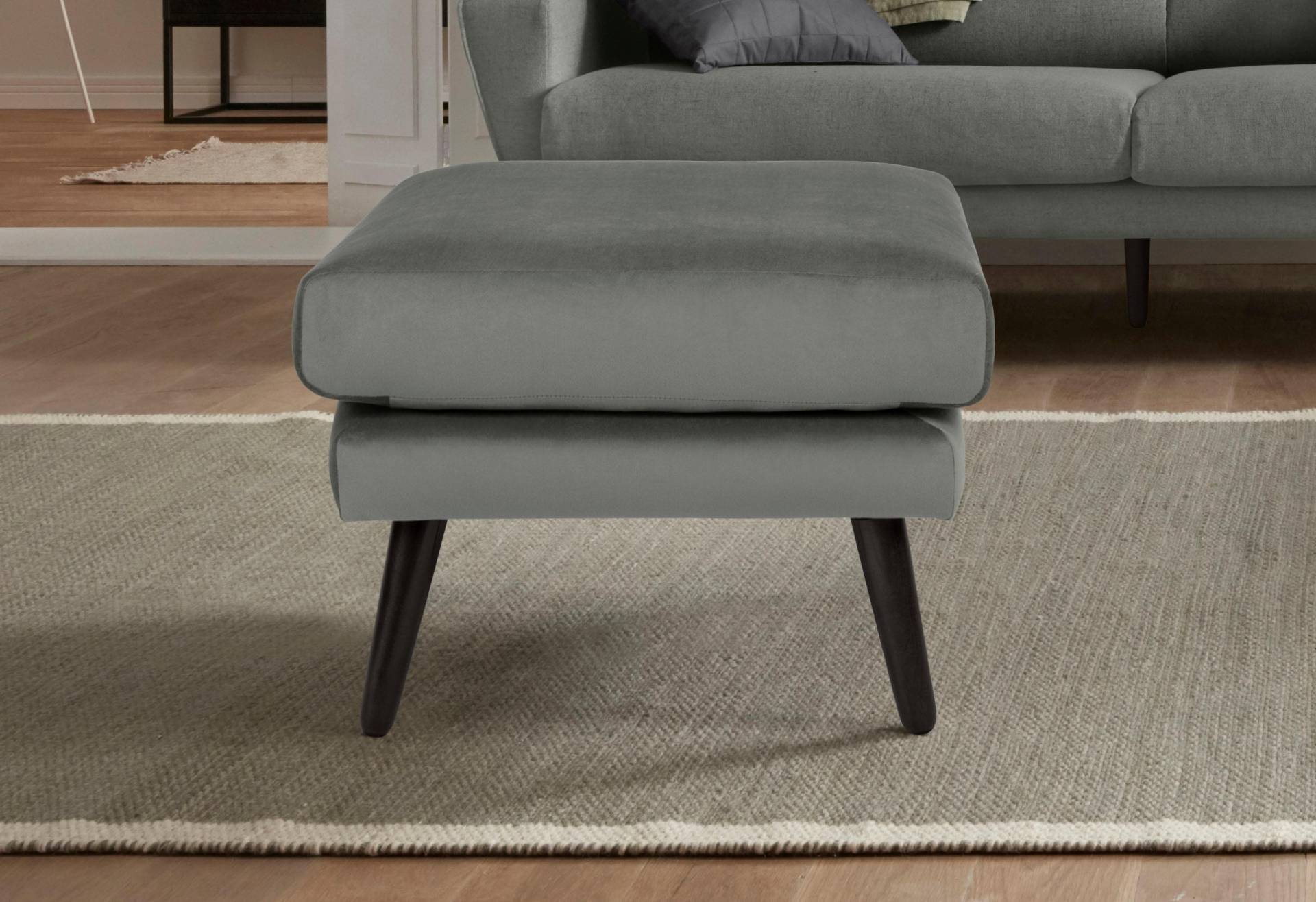 andas Hocker »Bille«, mit Eiche-Beinen, Design by Morten Georgsen andas Hocker »Bille«, mit Eiche-Beinen, Design by Morten Georgsen von andas