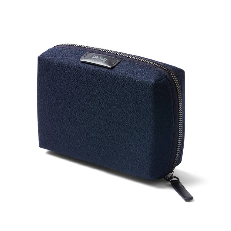 Tech Kit Compact Navy von bellroy