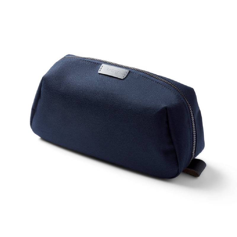 Toiletry Kit Plus Navy von bellroy