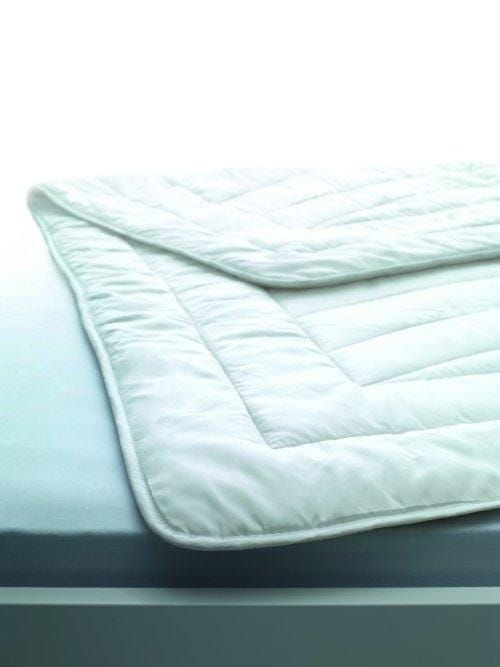billerbeck Einziehdecke »Climavision Uno«, normal, Füllung 40% Polyester, 30% Viskose (PCM), 30% Lyocell, Bezug 100% Baumwolle, feiner Satin, hydrophil, (1 St.) billerbeck Einziehdecke »Climavision Uno«, normal, Füllung 40% Polyester, 30% Viskose (PCM), 30% Lyocell, Bezug 100% Baumwolle, feiner Satin, hydrophil, (1 St.) von billerbeck