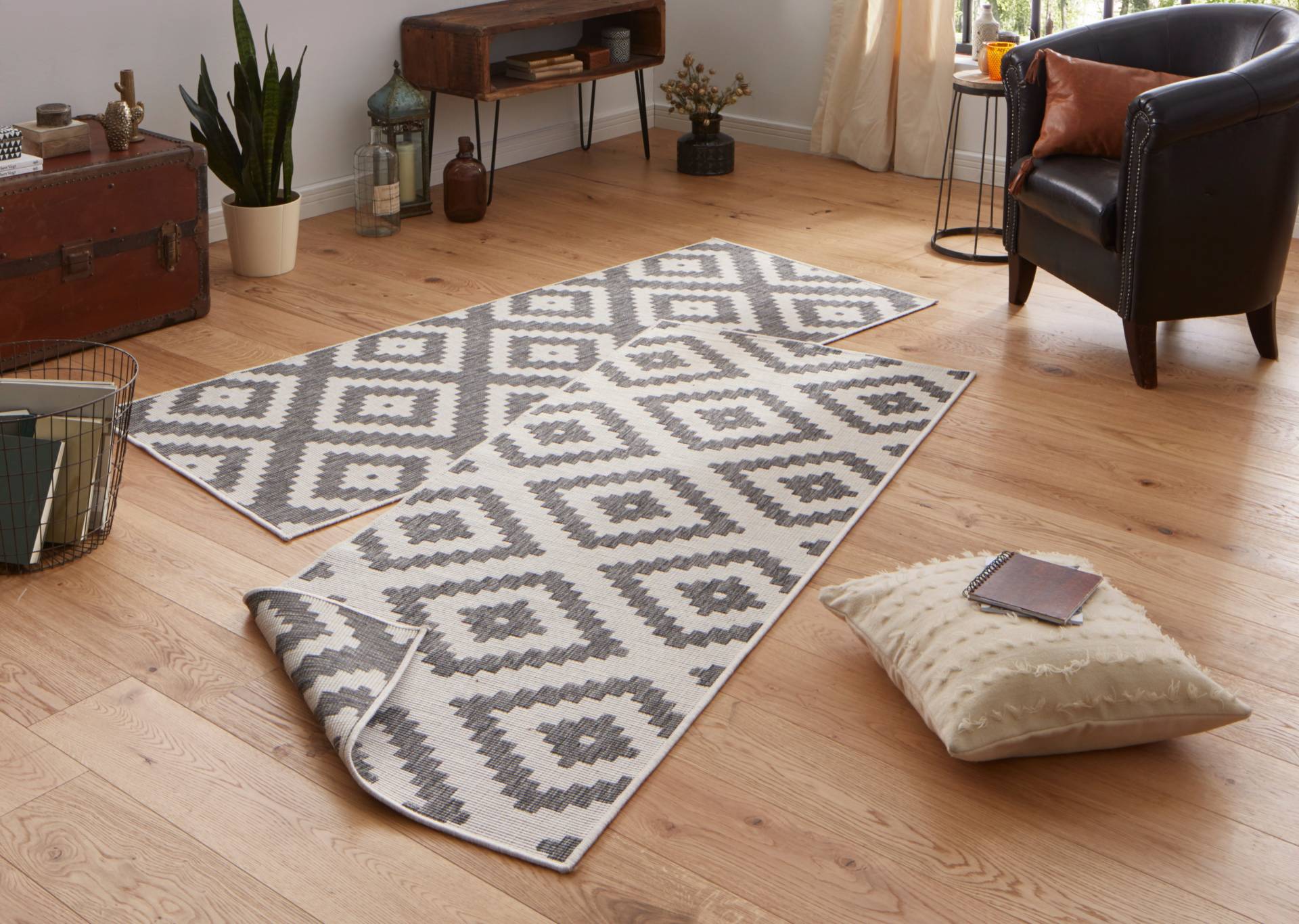 NORTHRUGS Teppich »Malta Wendeteppich«, rechteckig, 5 mm Höhe, In-& Outdoor, Wetterfest, Balkon, Terrasse, Raute, Läufer, Wohnzimmer NORTHRUGS Teppich »Malta Wendeteppich«, rechteckig, 5 mm Höhe, In-& Outdoor, Wetterfest, Balkon, Terrasse, Raute, Läufer, Wohnzimmer von NORTHRUGS