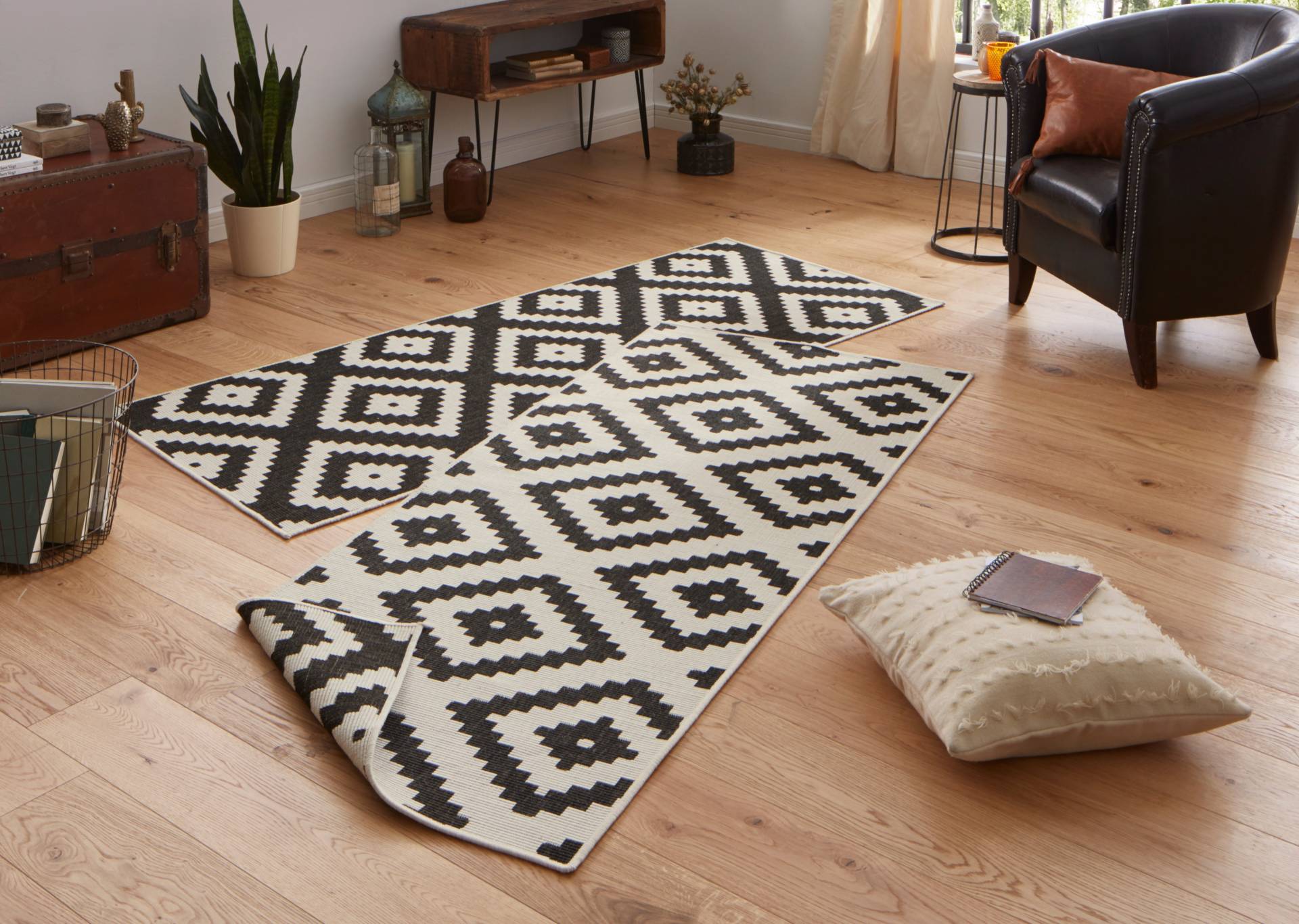 NORTHRUGS Teppich »Malta Wendeteppich«, rechteckig, 5 mm Höhe, In-& Outdoor, Wetterfest, Balkon, Terrasse, Raute, Läufer, Wohnzimmer NORTHRUGS Teppich »Malta Wendeteppich«, rechteckig, 5 mm Höhe, In-& Outdoor, Wetterfest, Balkon, Terrasse, Raute, Läufer, Wohnzimmer von NORTHRUGS