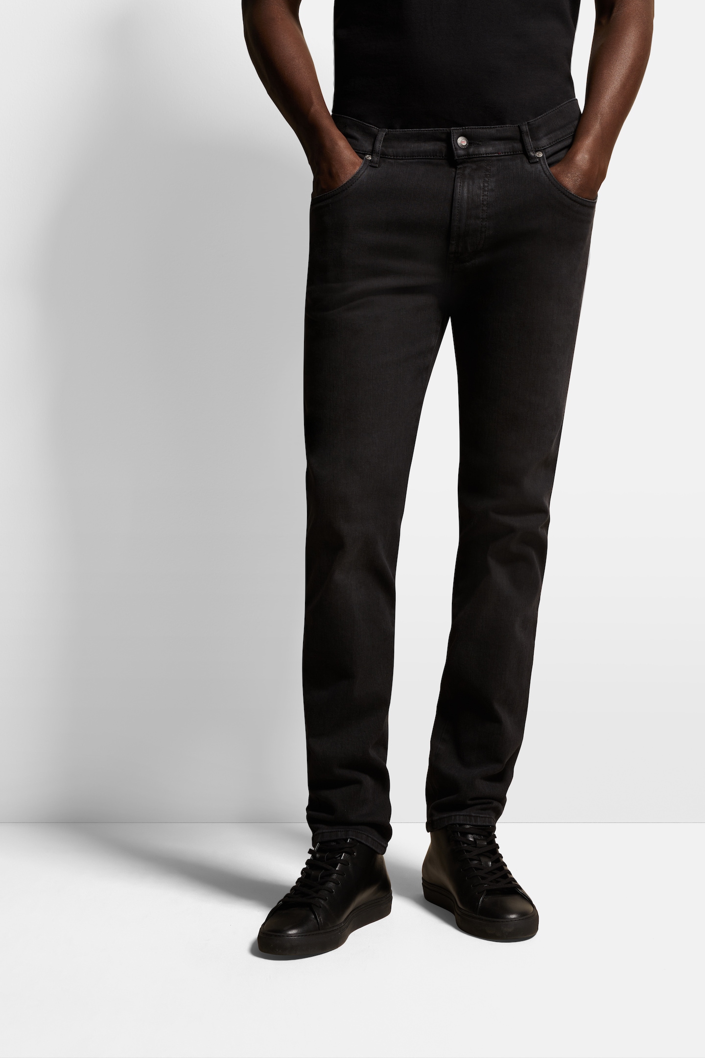bugatti 5-Pocket-Jeans »Flexcity Denim«, mit hohem Tragekomfort bugatti 5-Pocket-Jeans »Flexcity Denim«, mit hohem Tragekomfort von bugatti