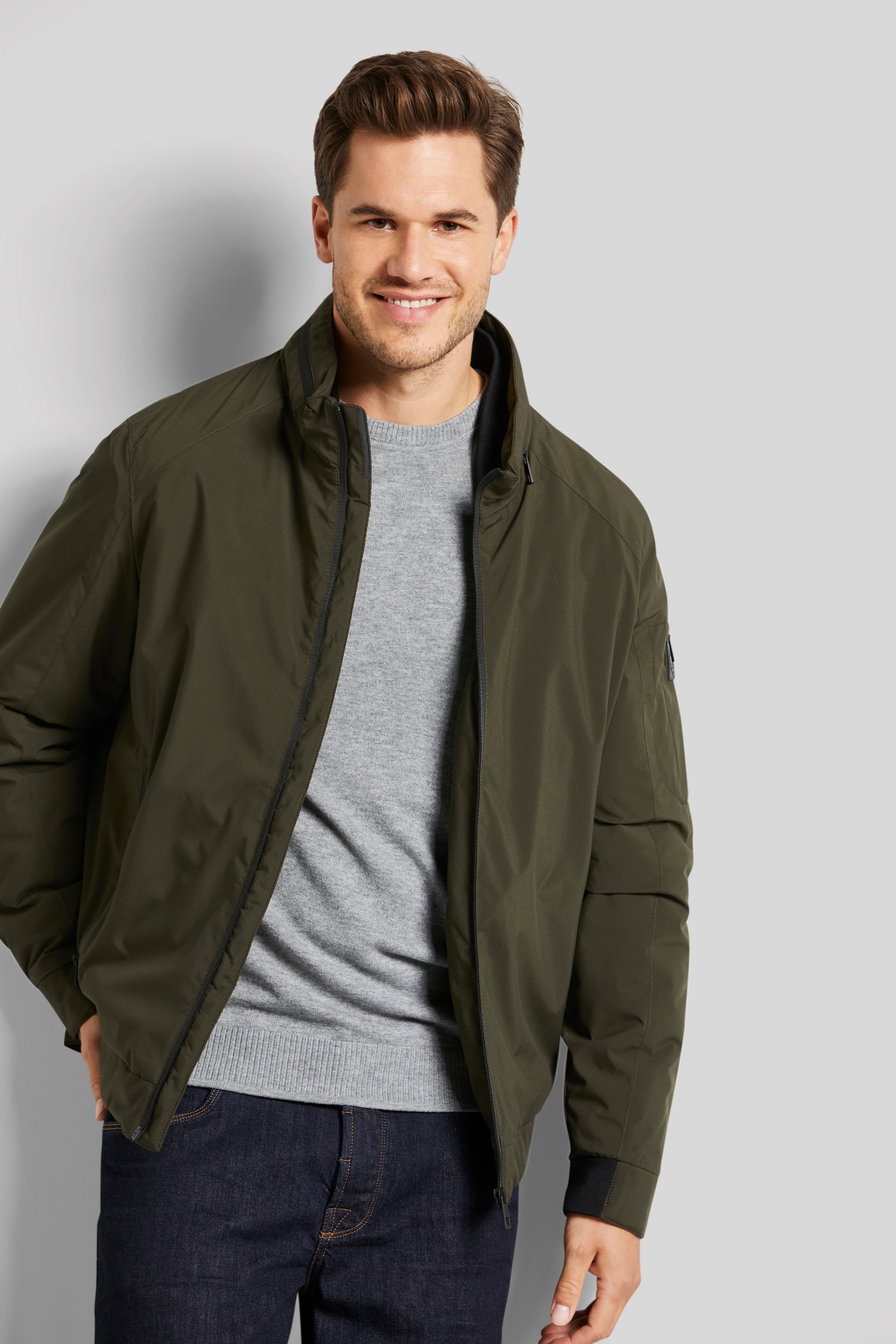 bugatti Blouson, ohne Kapuze, aus 100 % recycelten Materialien bugatti Blouson, ohne Kapuze, aus 100 % recycelten Materialien von bugatti