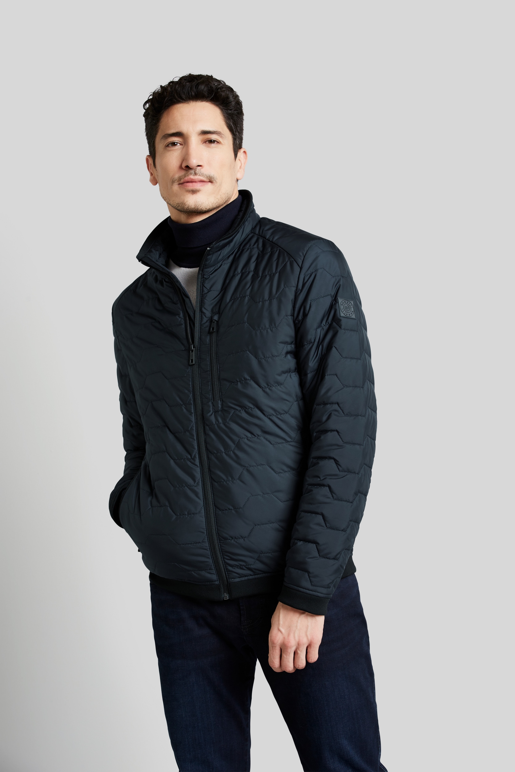 bugatti Blouson, ohne Kapuze, mit modernem Stehkragen bugatti Blouson, ohne Kapuze, mit modernem Stehkragen von bugatti