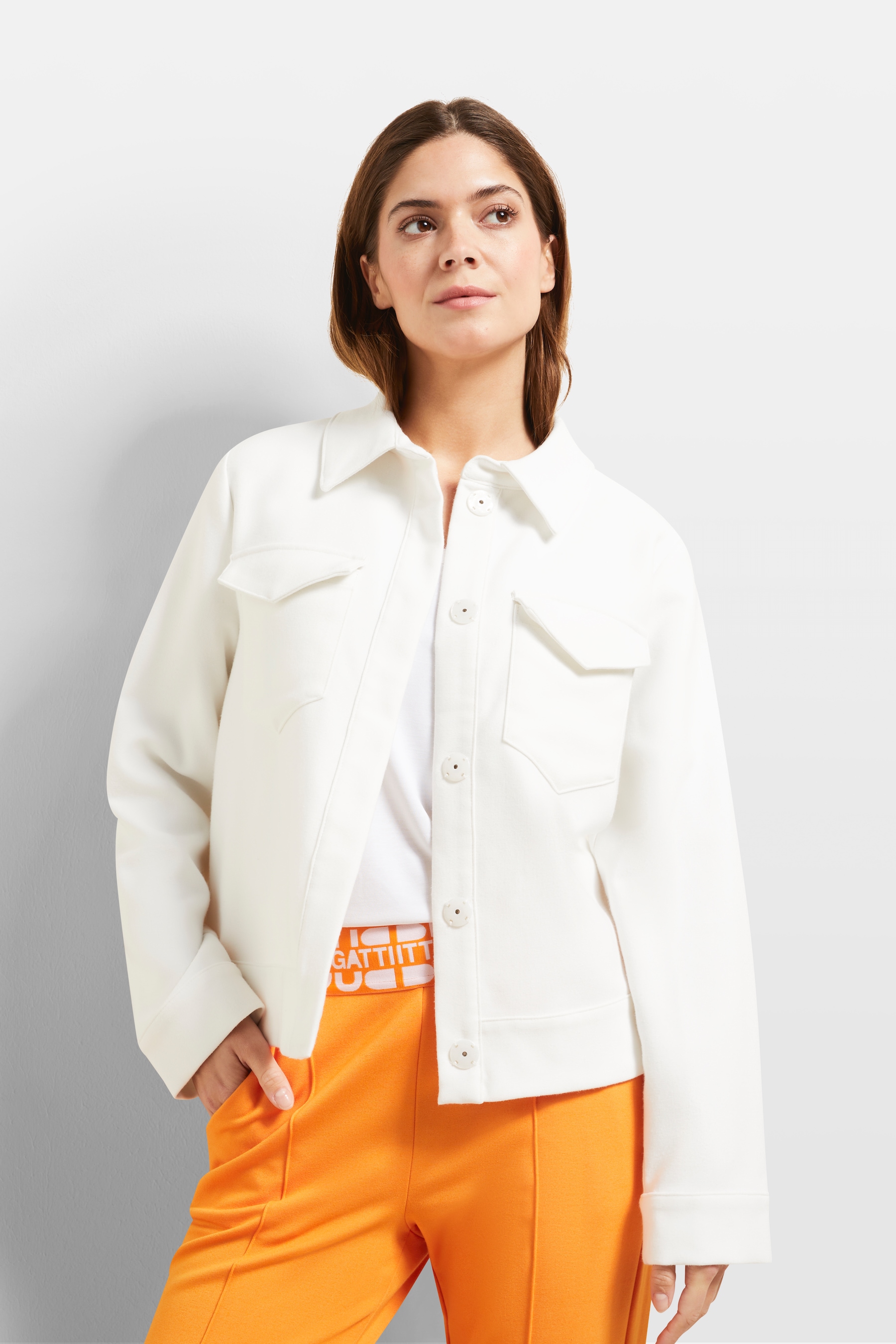 bugatti Langjacke, ohne Kapuze, mit aufgesetzten Brusttaschen bugatti Langjacke, ohne Kapuze, mit aufgesetzten Brusttaschen von bugatti