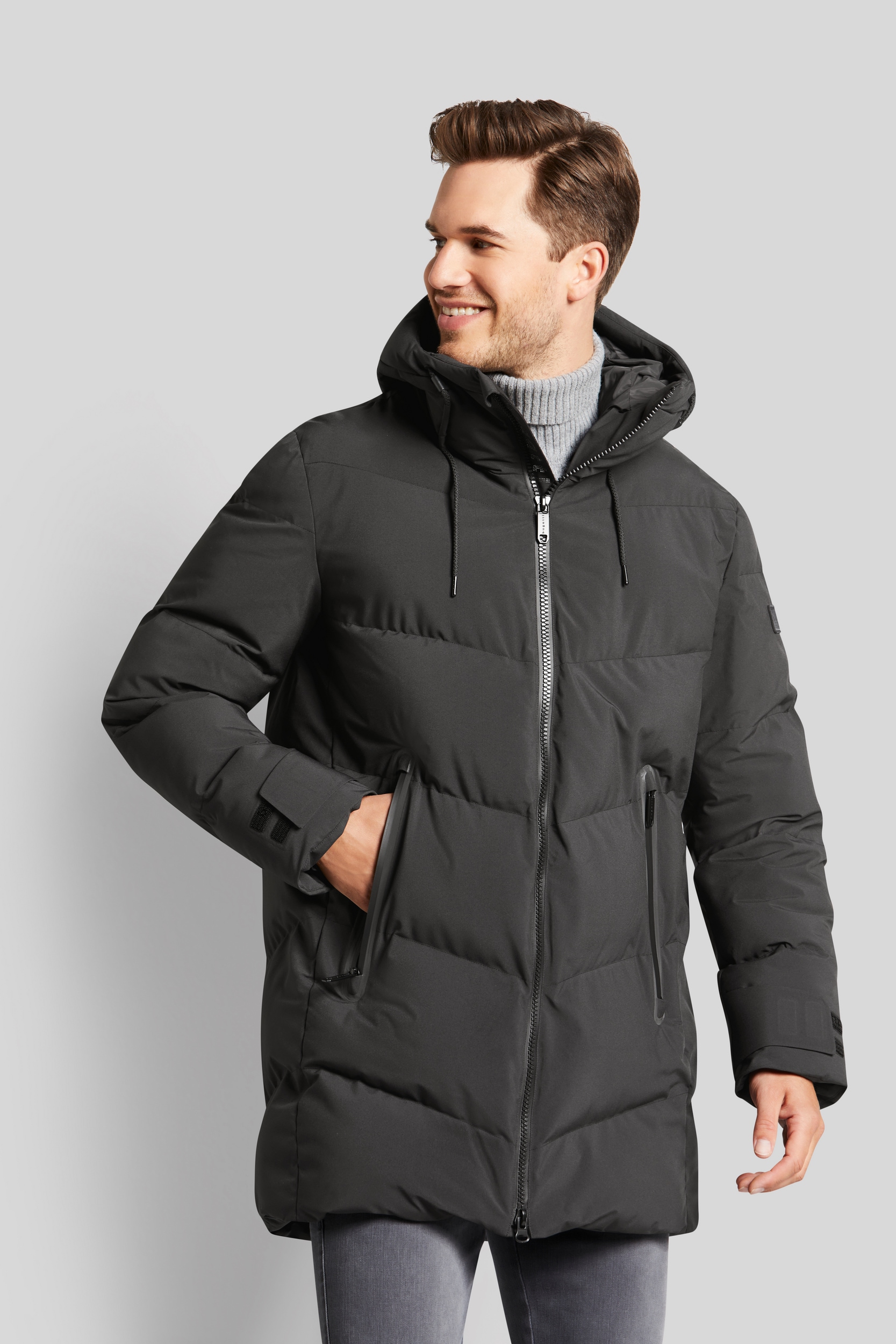 bugatti Parka, mit Kapuze, aus 100 % recycelten Materialien bugatti Parka, mit Kapuze, aus 100 % recycelten Materialien von bugatti