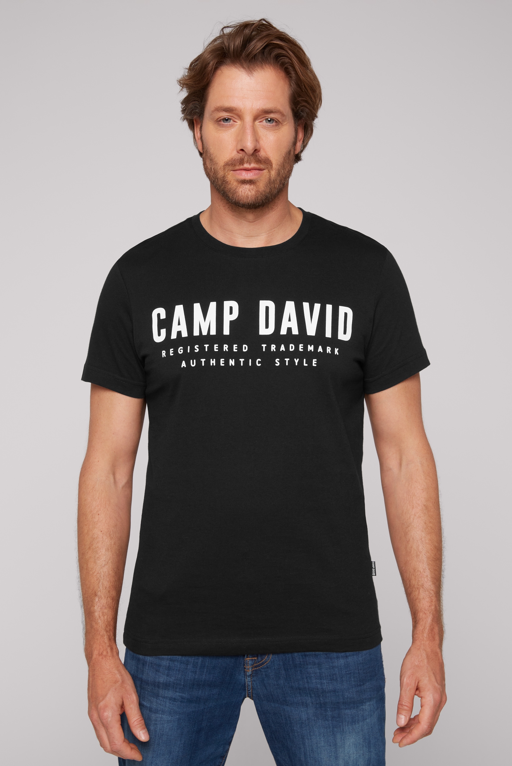 CAMP DAVID T-Shirt, mit Logo Print auf der Vorderseite CAMP DAVID T-Shirt, mit Logo Print auf der Vorderseite von camp david