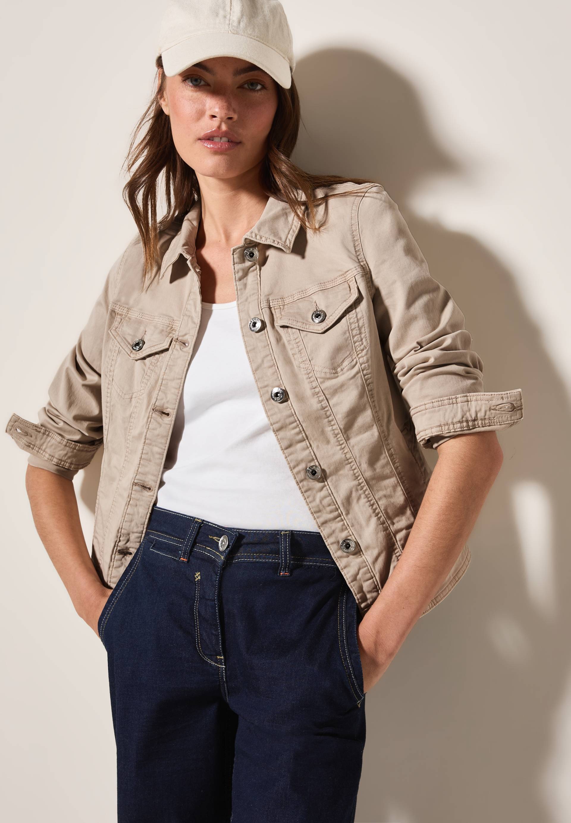 Cecil Jeansjacke, ohne Kapuze, mit Brusttaschen und seitliche Taschen Cecil Jeansjacke, ohne Kapuze, mit Brusttaschen und seitliche Taschen von cecil