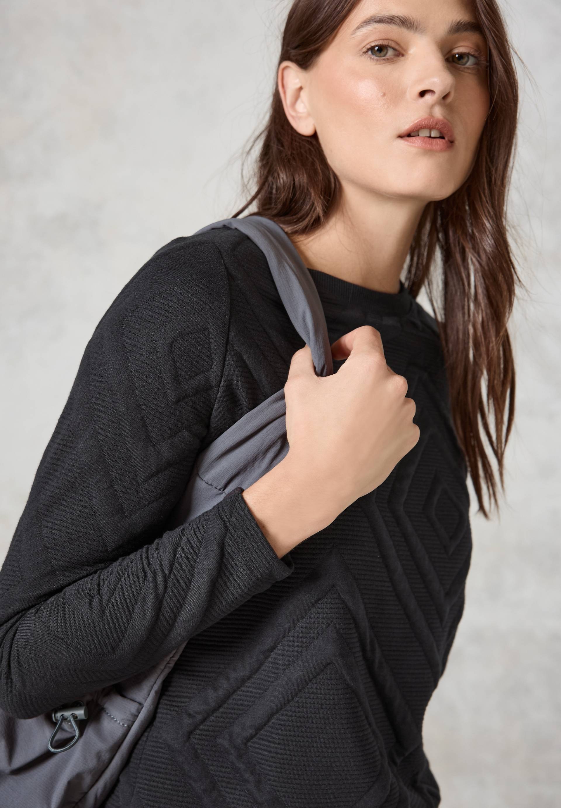 Cecil Sweatshirt, mit 3D Strukturmuster Cecil Sweatshirt, mit 3D Strukturmuster von cecil