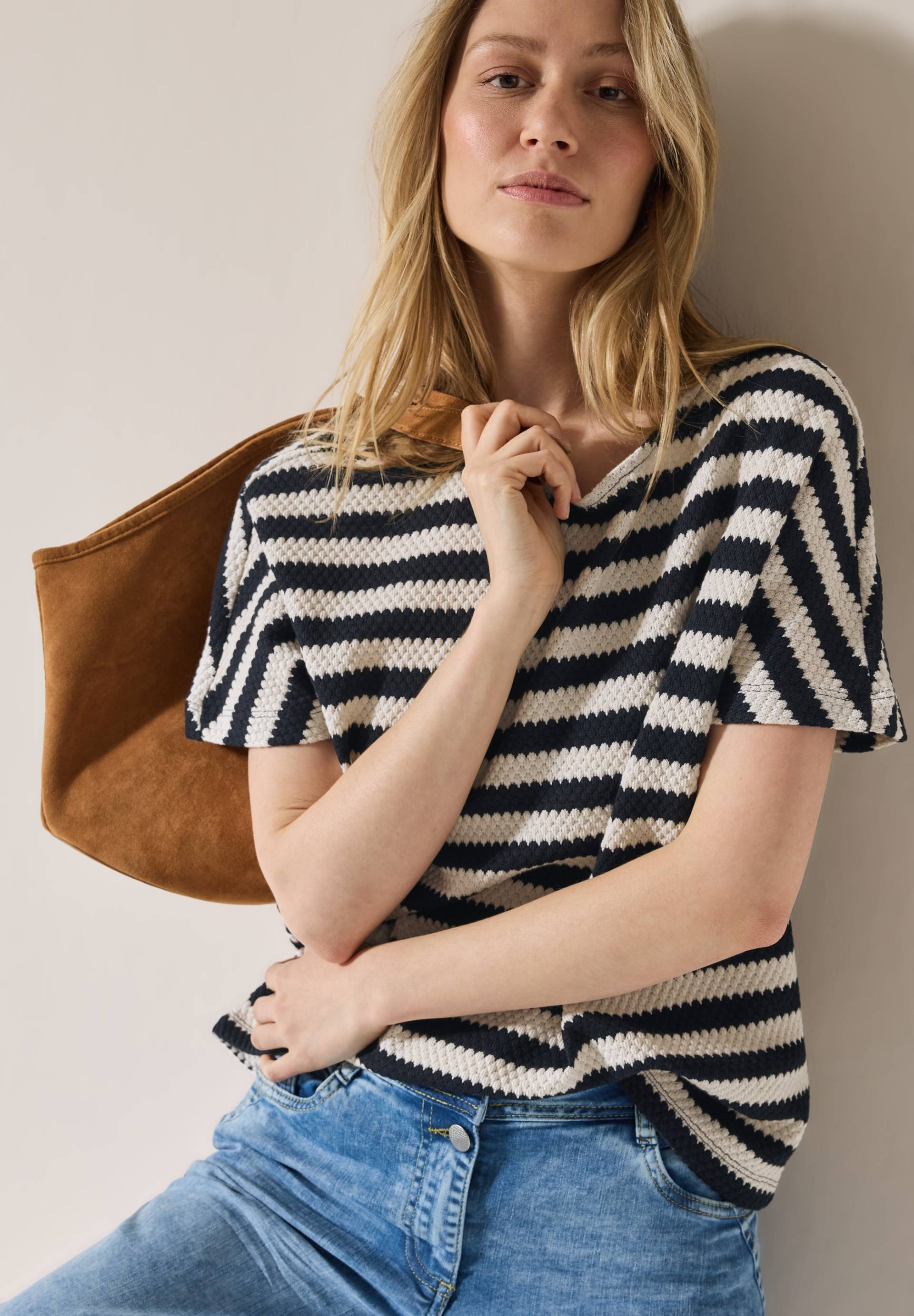 Cecil T-Shirt, gestreift, mit U-Boot-Ausschnitt Cecil T-Shirt, gestreift, mit U-Boot-Ausschnitt von cecil
