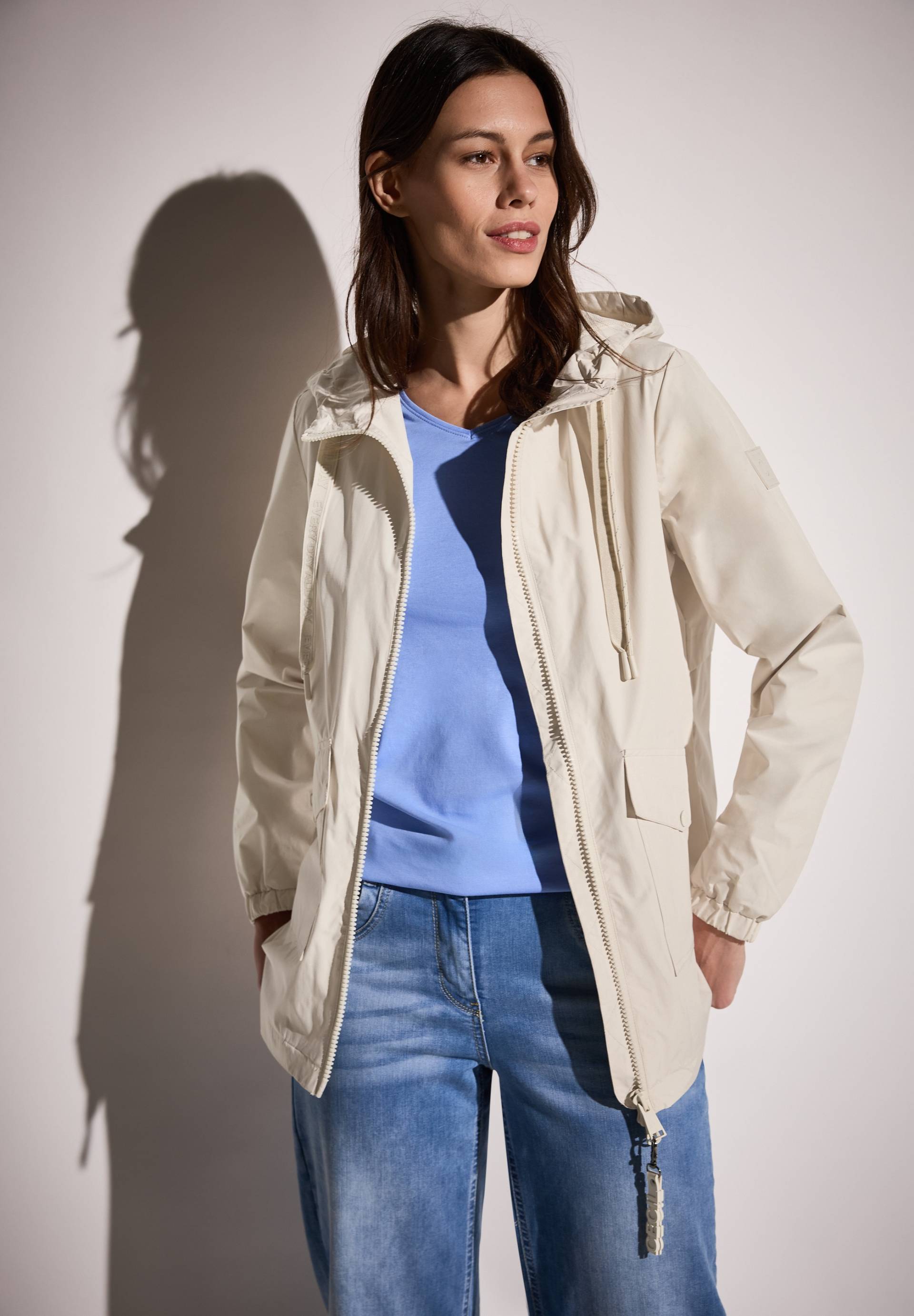 Cecil Windbreaker, mit Kapuze, mit Kapuze und Tunnelzug Cecil Windbreaker, mit Kapuze, mit Kapuze und Tunnelzug von cecil