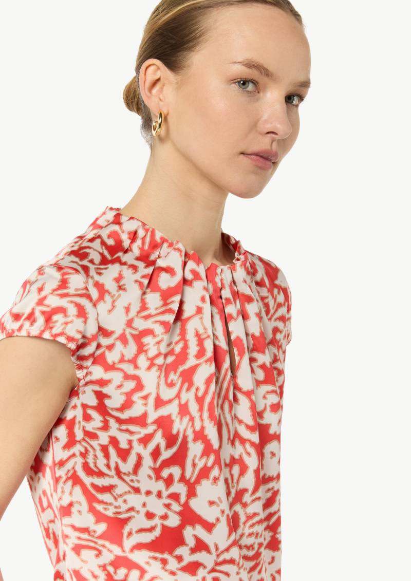 Comma Druckbluse, mit hochgeschlossenem Kragen und Allover-Print von comma