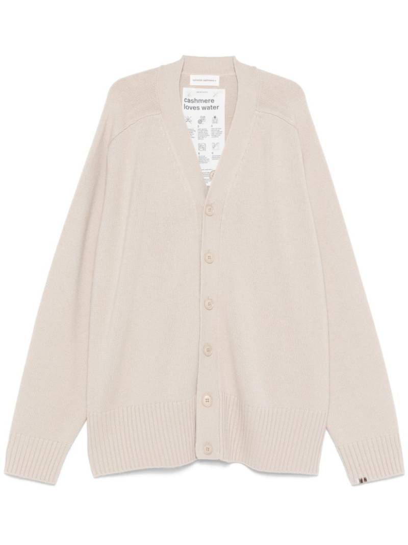 extreme cashmere Nº 378 Taurus cardigan - Neutrals von extreme cashmere