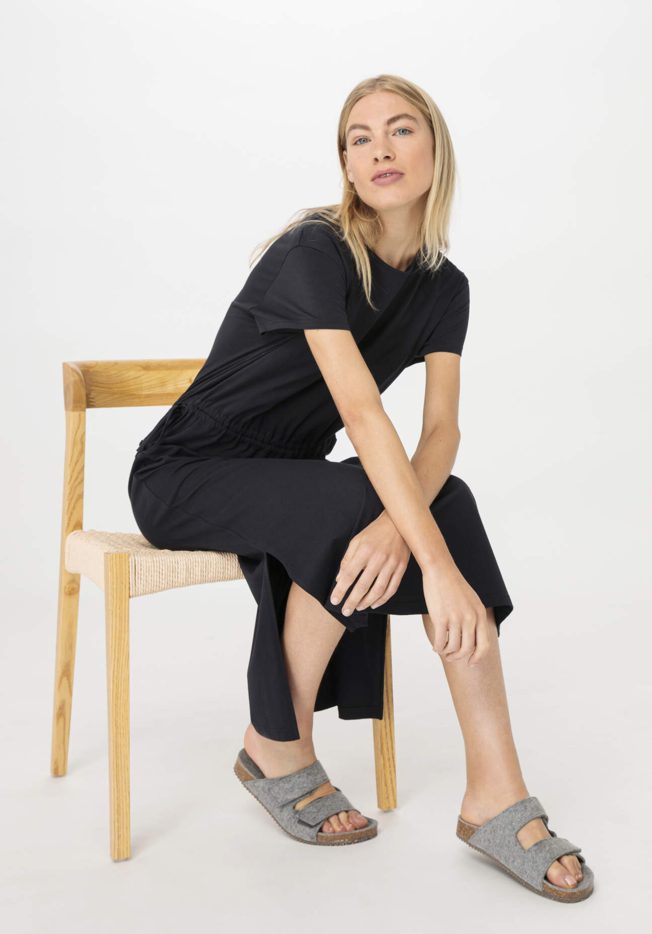 hessnatur Damen Jersey Kleid Midi Regular aus Bio-Baumwolle - schwarz Grösse38 hessnatur Damen Jersey Kleid Midi Regular aus Bio-Baumwolle - schwarz Grösse38 von hessnatur