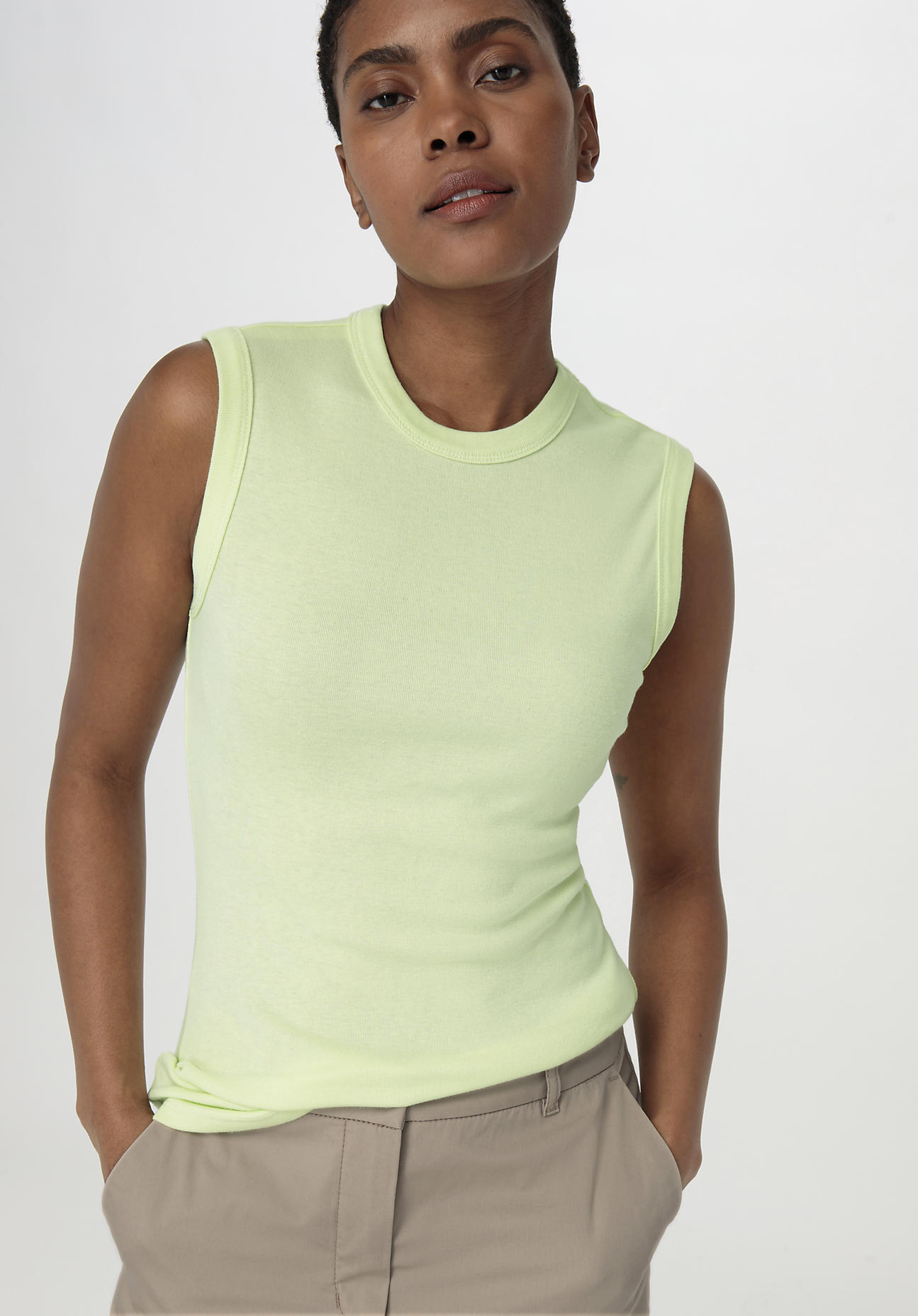 hessnatur Damen Softrib Top Fitted aus Bio-Baumwolle und TENCEL™ Modal - grün Grösse34 von hessnatur