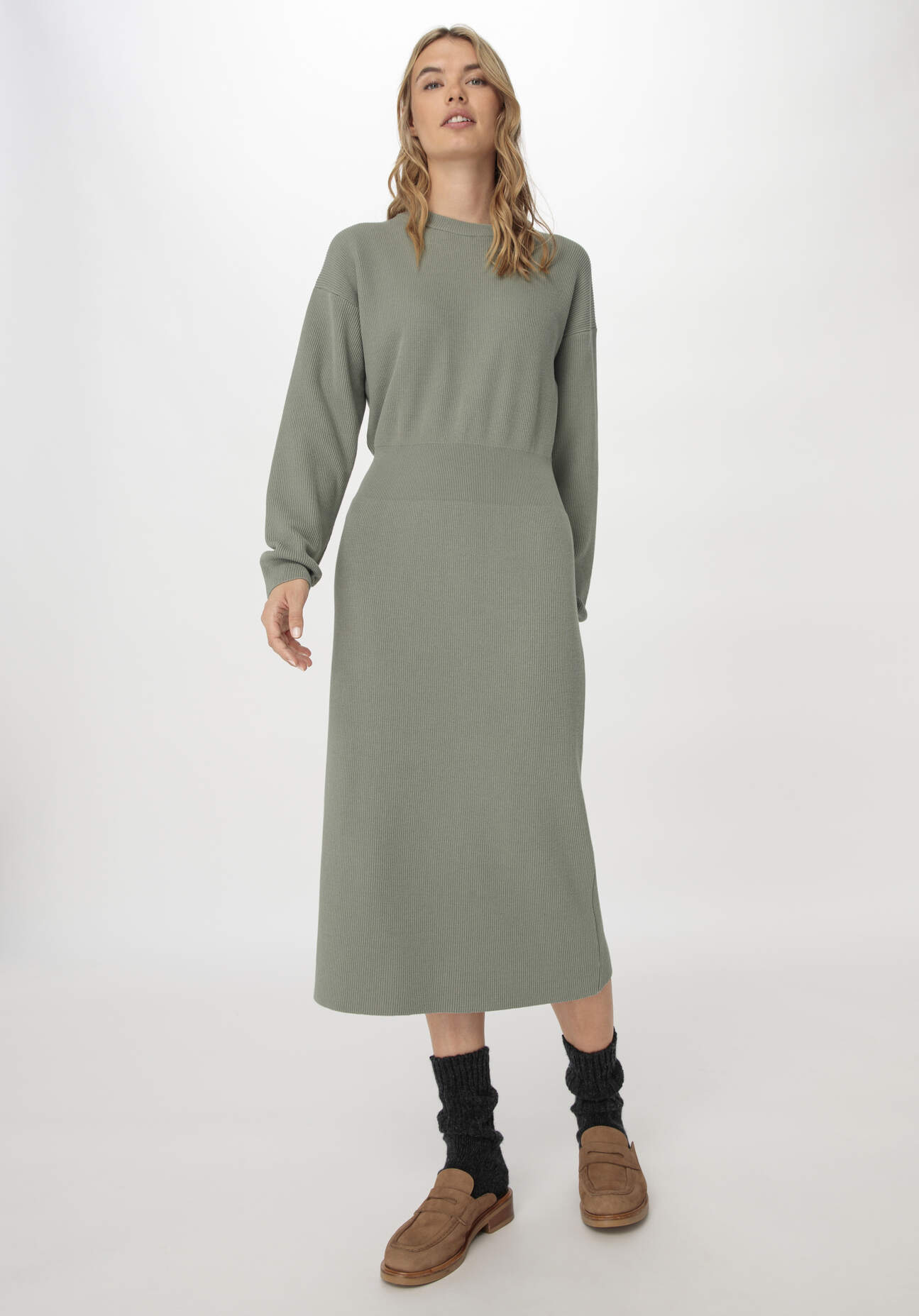 hessnatur Damen Strickkleid Midi Relaxed aus Bio-Baumwolle - grün Grösse46 hessnatur Damen Strickkleid Midi Relaxed aus Bio-Baumwolle - grün Grösse46 von hessnatur