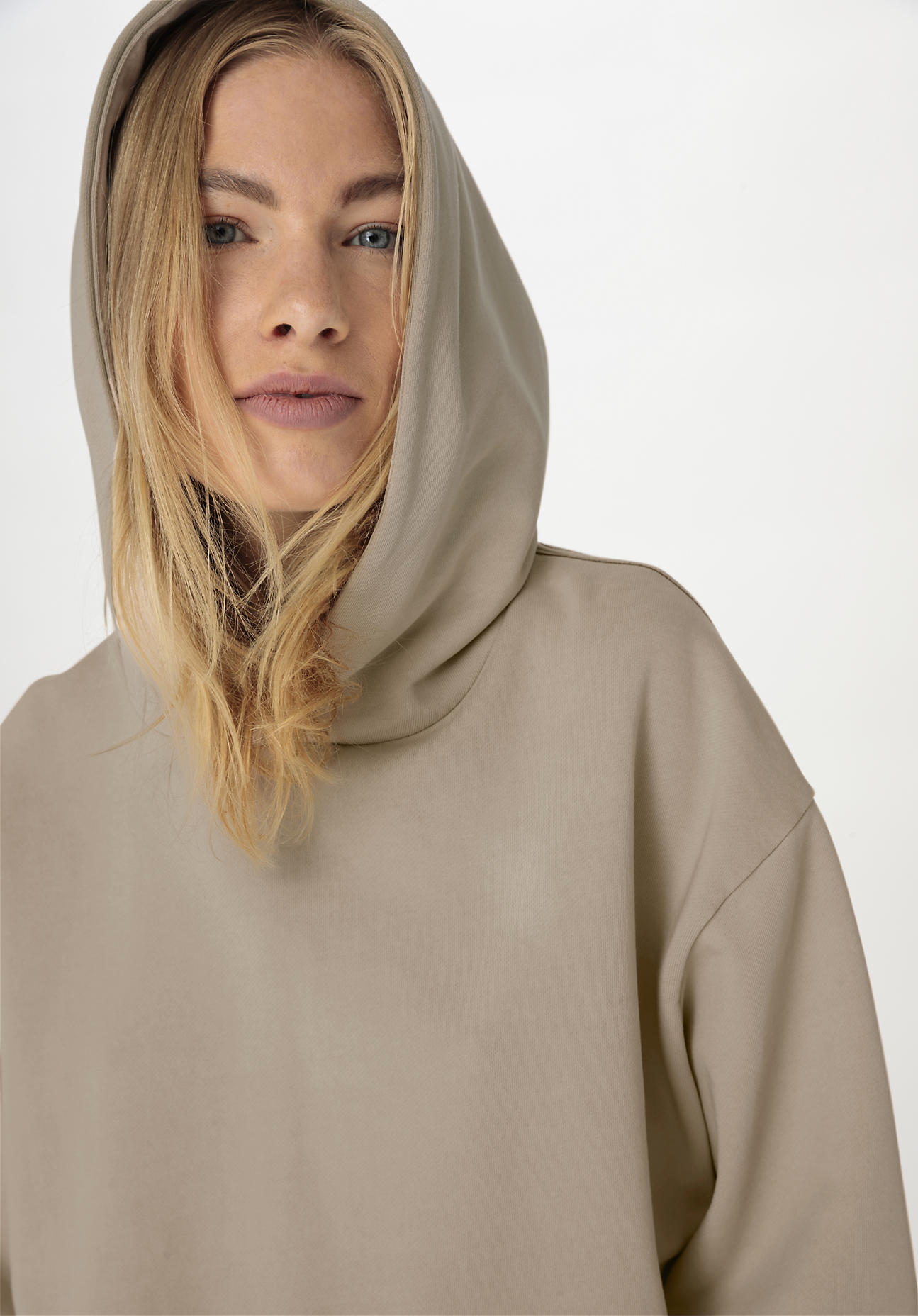 hessnatur Damen Sweatshirt Hoodie Relaxed aus Bio-Baumwolle - beige Grösse44 von hessnatur