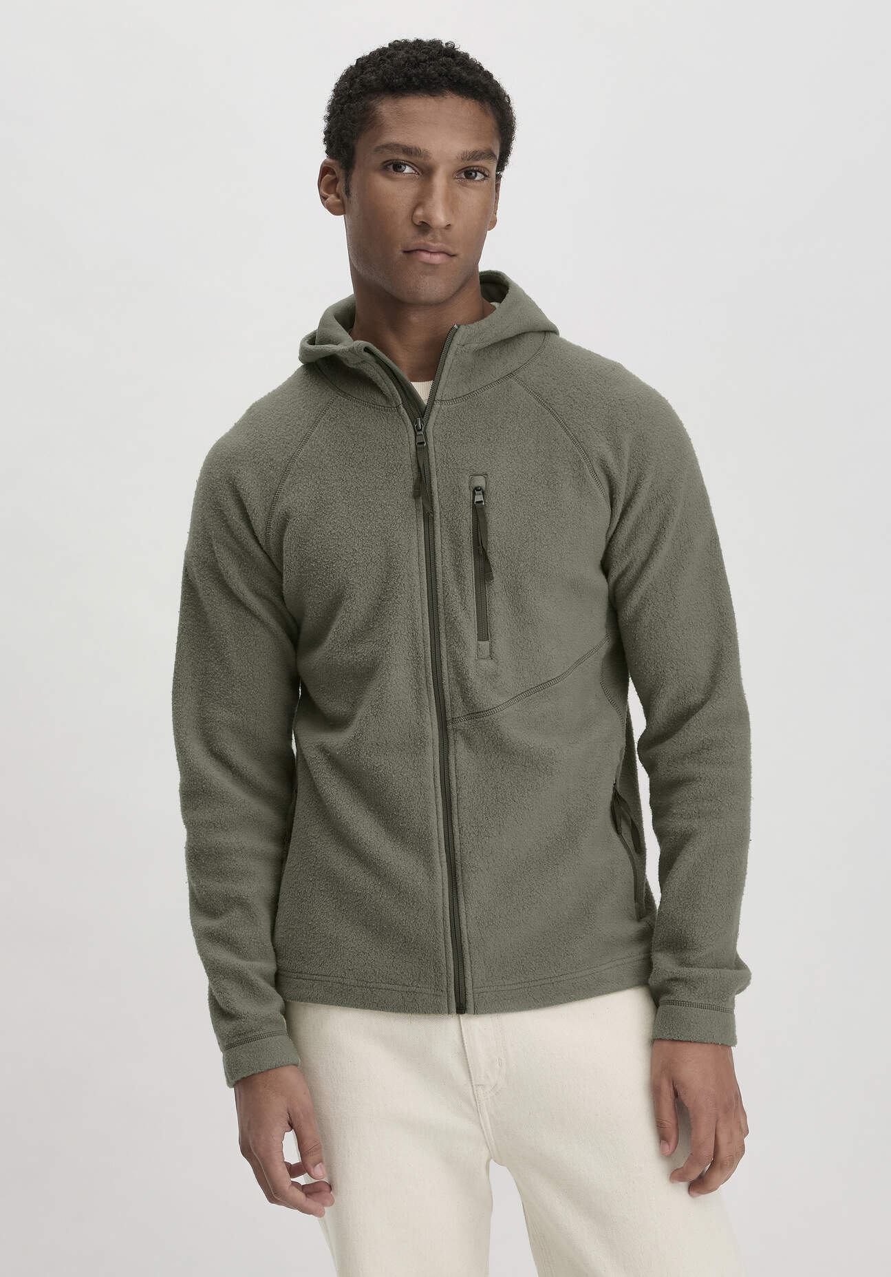 hessnatur Herren Fleece Jacke Kapuze Regular aus Bio-Baumwolle - grün Grösse46 von hessnatur