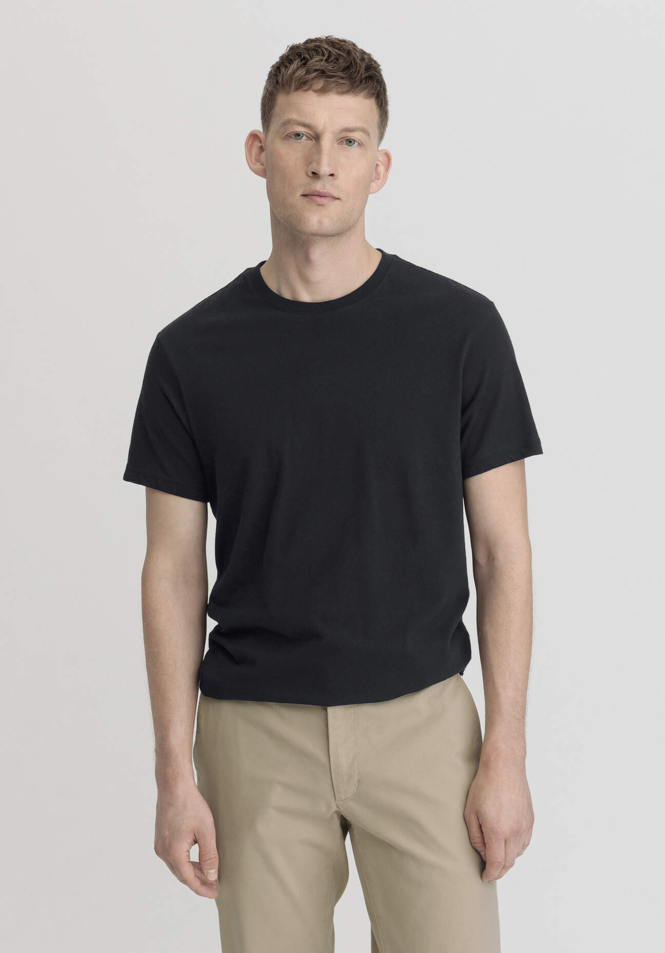 hessnatur Herren T-Shirt Regular aus Bio-Baumwolle - schwarz Grösse46 hessnatur Herren T-Shirt Regular aus Bio-Baumwolle - schwarz Grösse46 von hessnatur