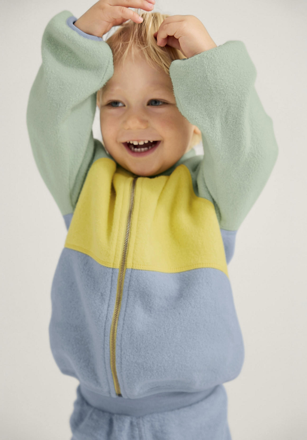 hessnatur Baby Softfleece Jacke Regular aus Bio-Baumwolle - blau Grösse62/68 von hessnatur