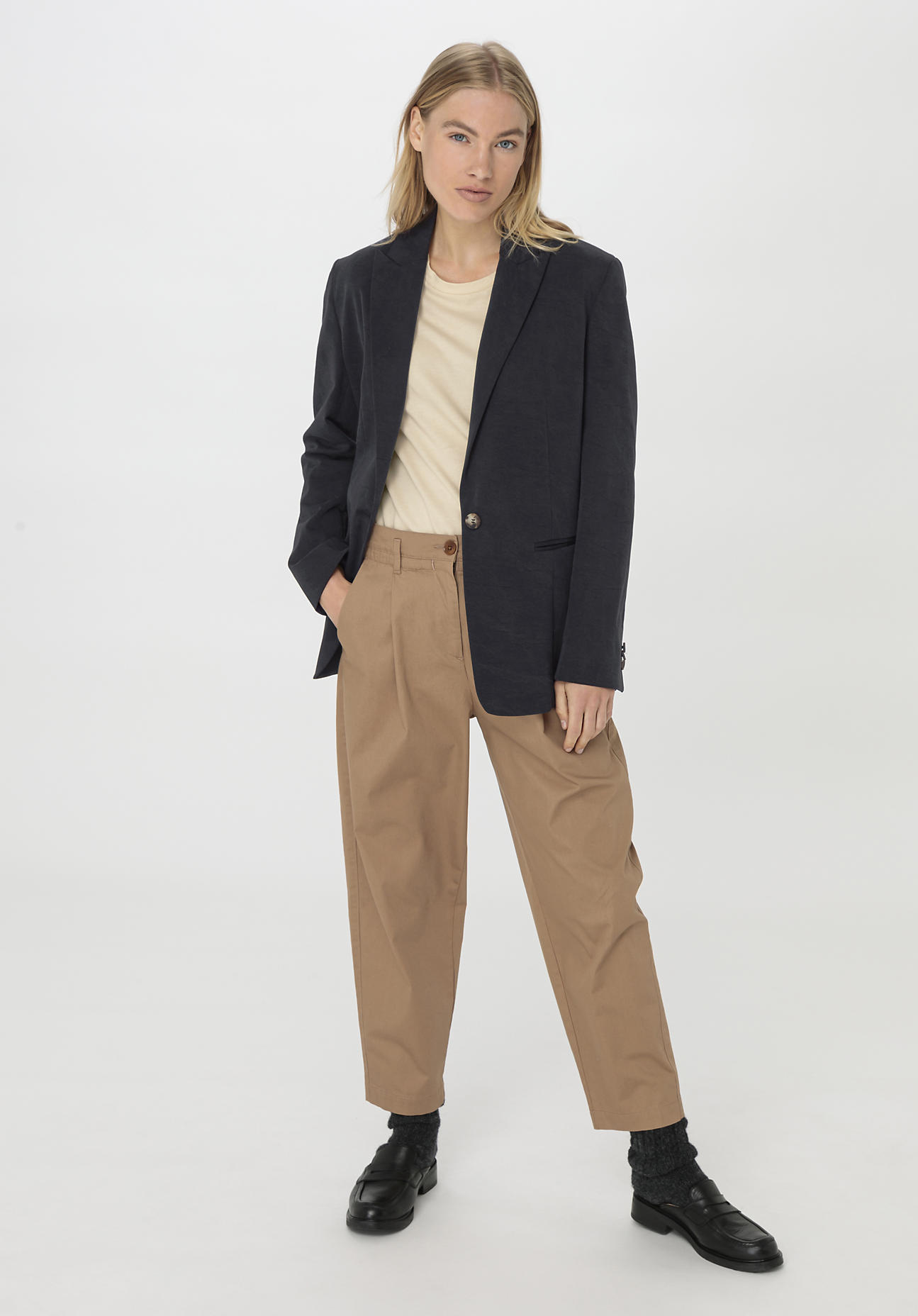 hessnatur Damen Blazer Relaxed aus TENCEL™ Lyocell mit Bio-Baumwolle - schwarz Grösse40 von hessnatur