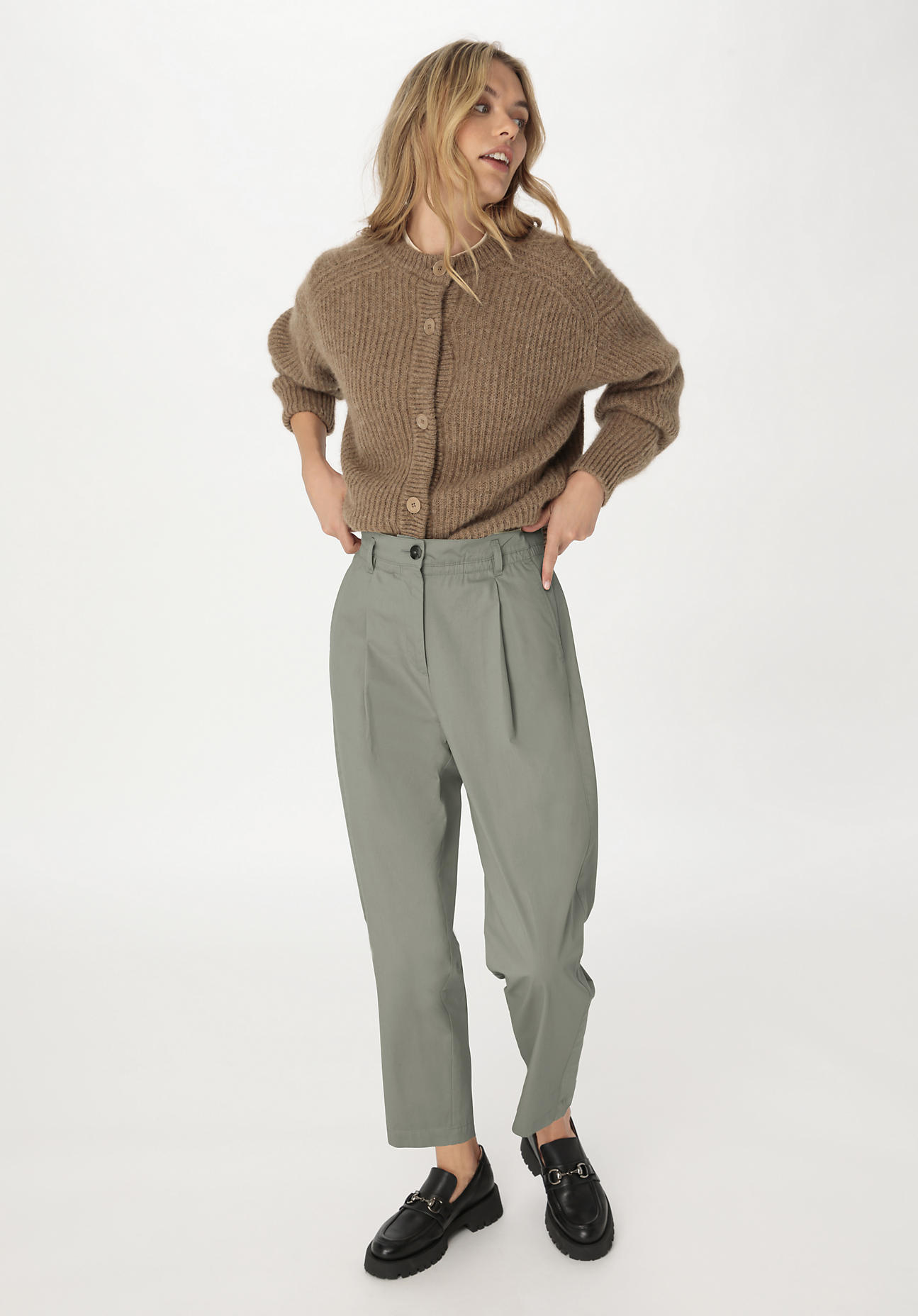 hessnatur Damen Hose Ballon Relaxed aus Bio-Baumwolle - grün Grösse48 von hessnatur