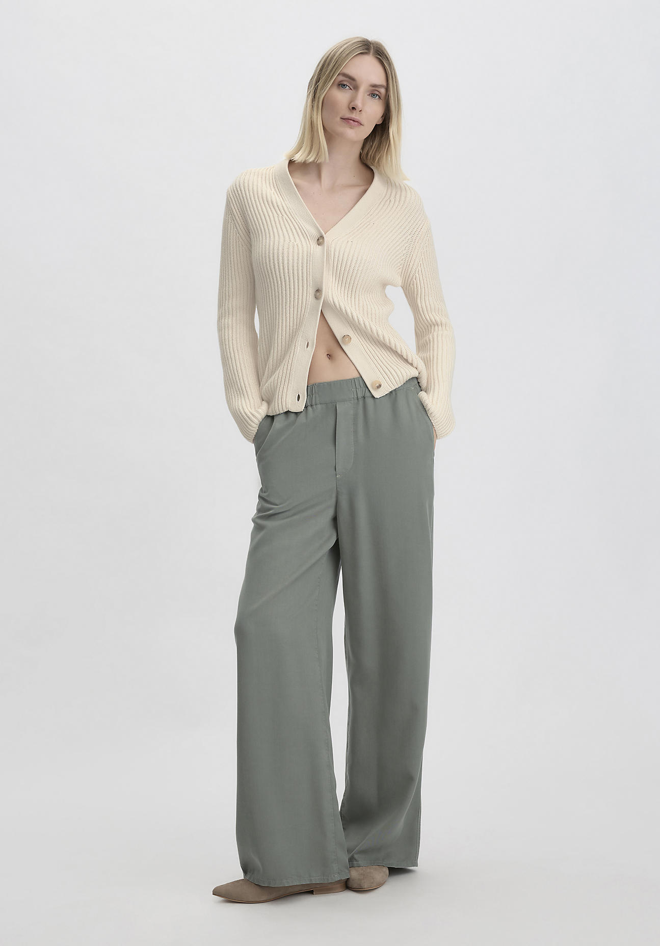 hessnatur Damen Hose Wide Leg Relaxed aus TENCEL™ Lyocell - grün Grösse40 von hessnatur