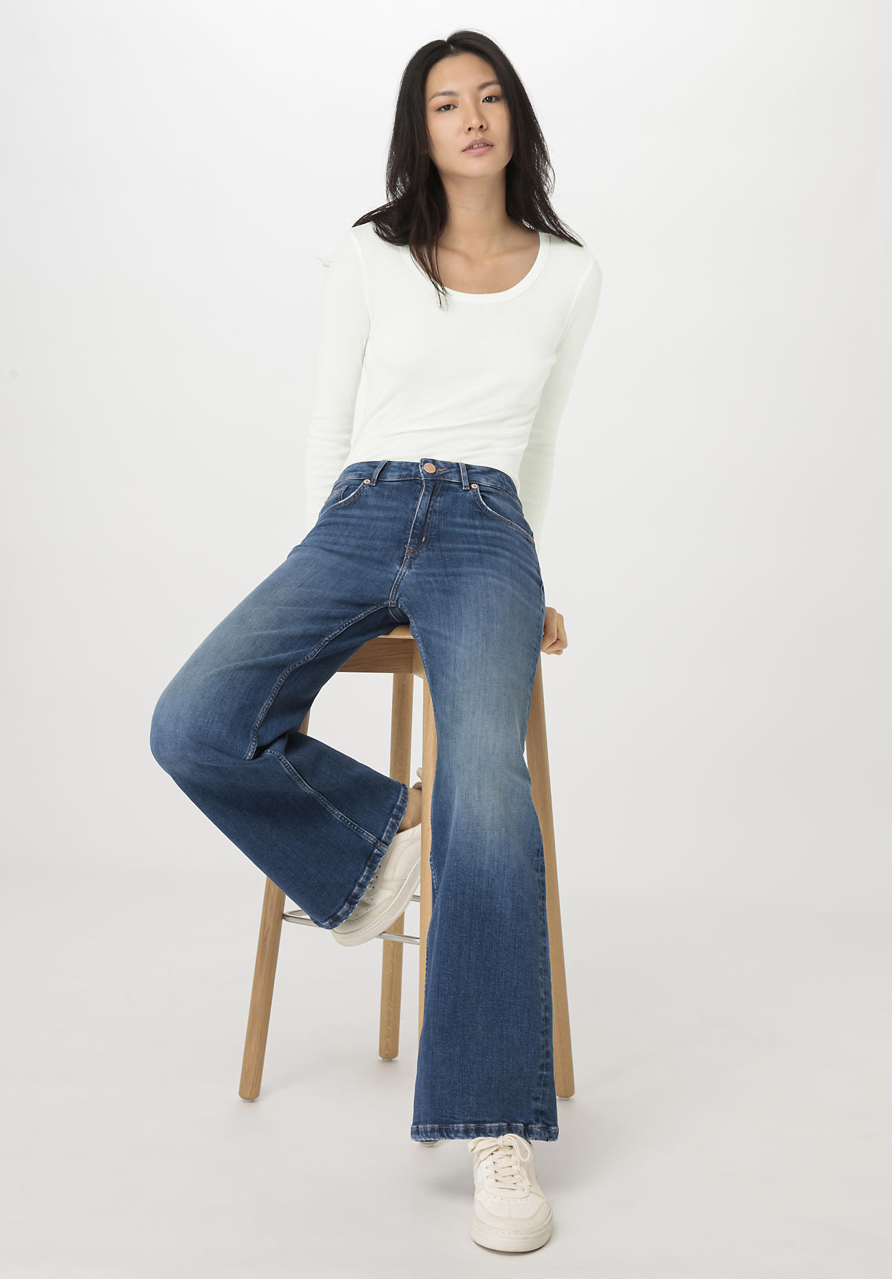 hessnatur Damen Jeans ALVA High Rise Wide Leg aus Bio-Denim - blau Grösse27/32 von hessnatur