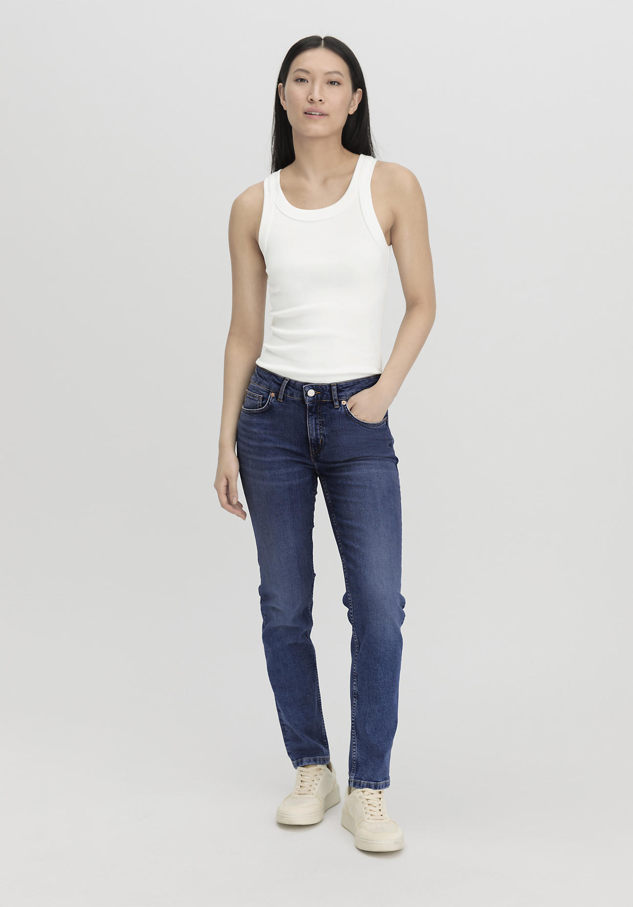 hessnatur Damen Jeans LEA Mid Rise Slim aus Bio-Denim - blau Grösse25/30 von hessnatur