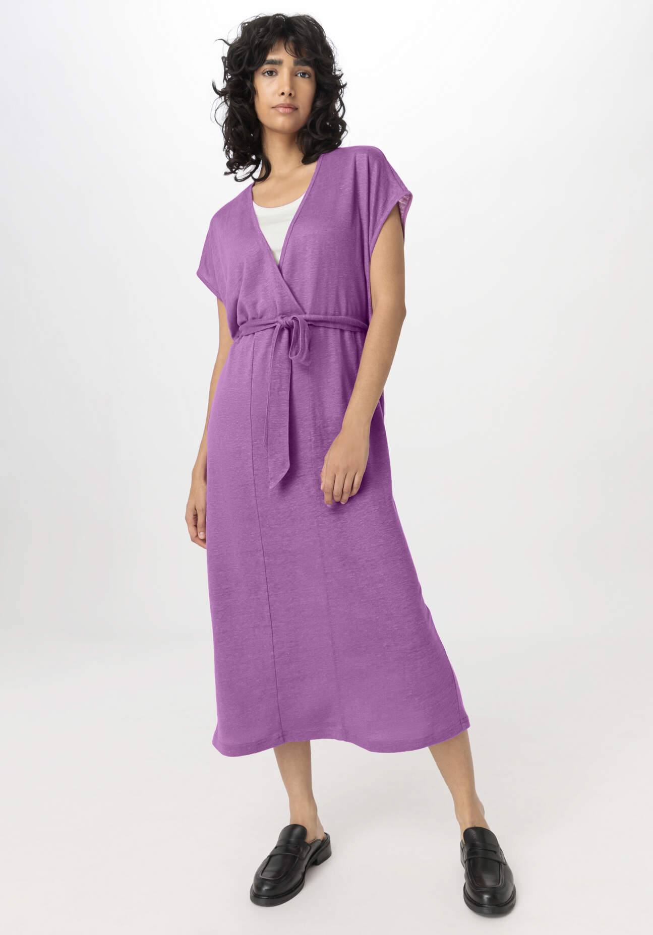 hessnatur Damen Jersey Kleid Midi Relaxed aus Leinen - lila GrösseM hessnatur Damen Jersey Kleid Midi Relaxed aus Leinen - lila GrösseM von hessnatur