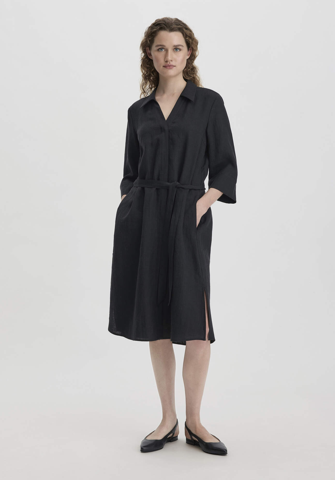 hessnatur Damen Kleid Knielang Relaxed aus Leinen - schwarz Grösse46 hessnatur Damen Kleid Knielang Relaxed aus Leinen - schwarz Grösse46 von hessnatur