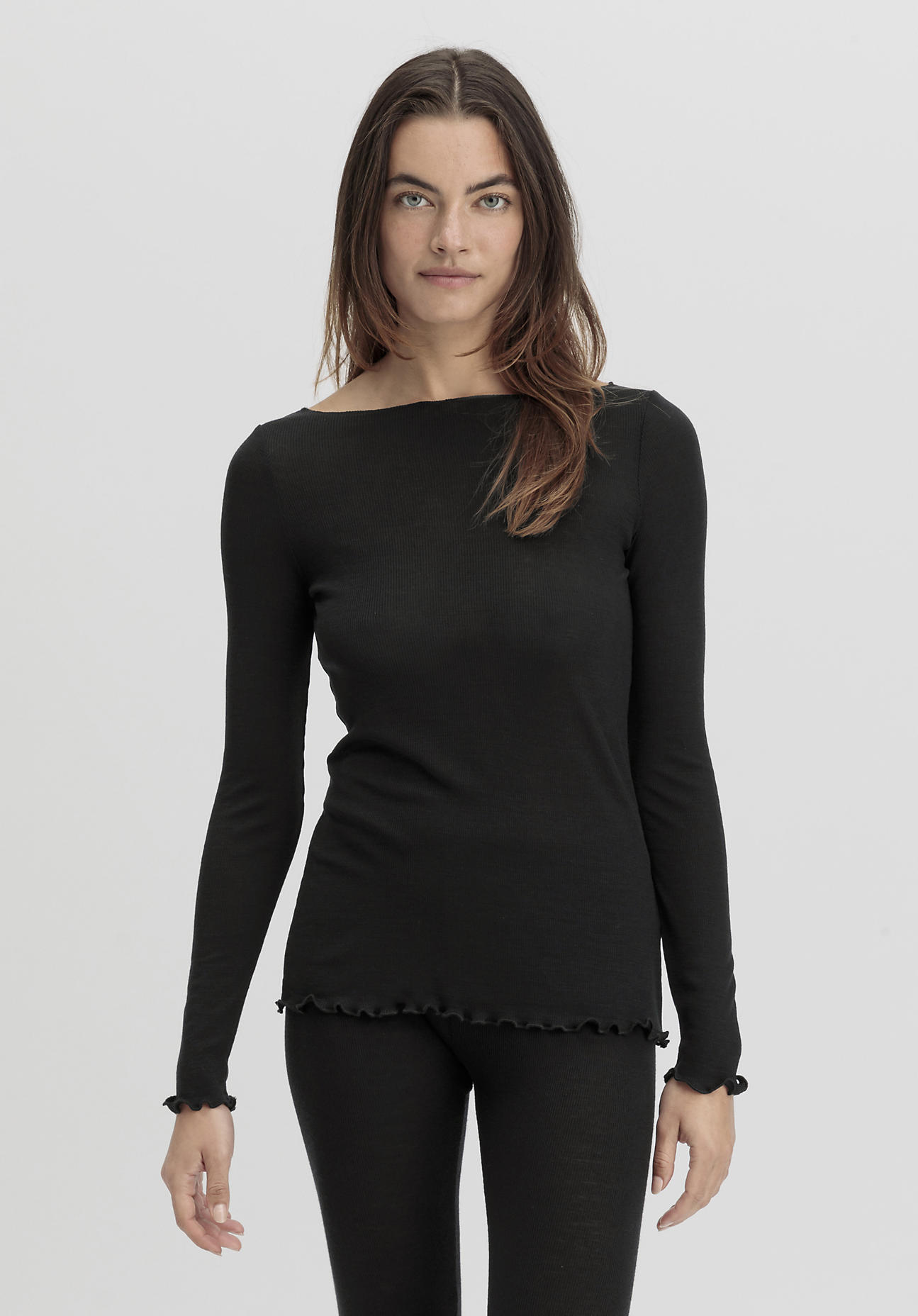 hessnatur Damen Longsleeve Fitted WARM TOUCH aus Bio-Merinowolle und TENCEL™ Lyocell - schwarz Grösse34 von hessnatur