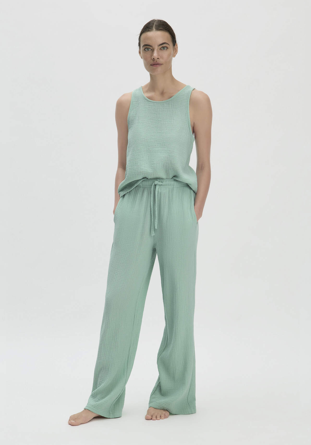 hessnatur Damen Musselin Schlafhose Relaxed PURE COMFORT aus Bio-Baumwolle - grün Grösse46 hessnatur Damen Musselin Schlafhose Relaxed PURE COMFORT aus Bio-Baumwolle - grün Grösse46 von hessnatur