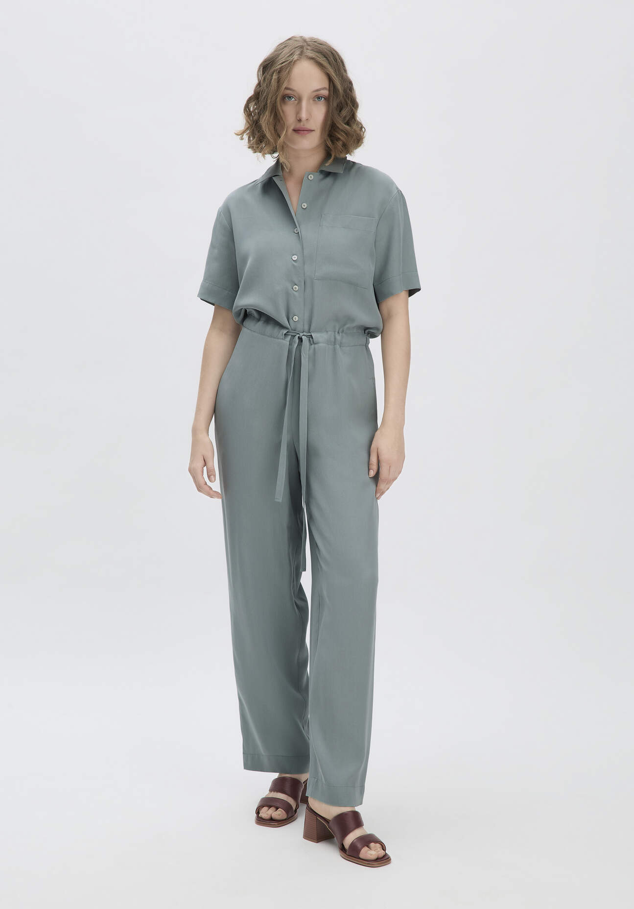 hessnatur Damen Overall Relaxed aus TENCEL™ Lyocell - grün Grösse44 von hessnatur