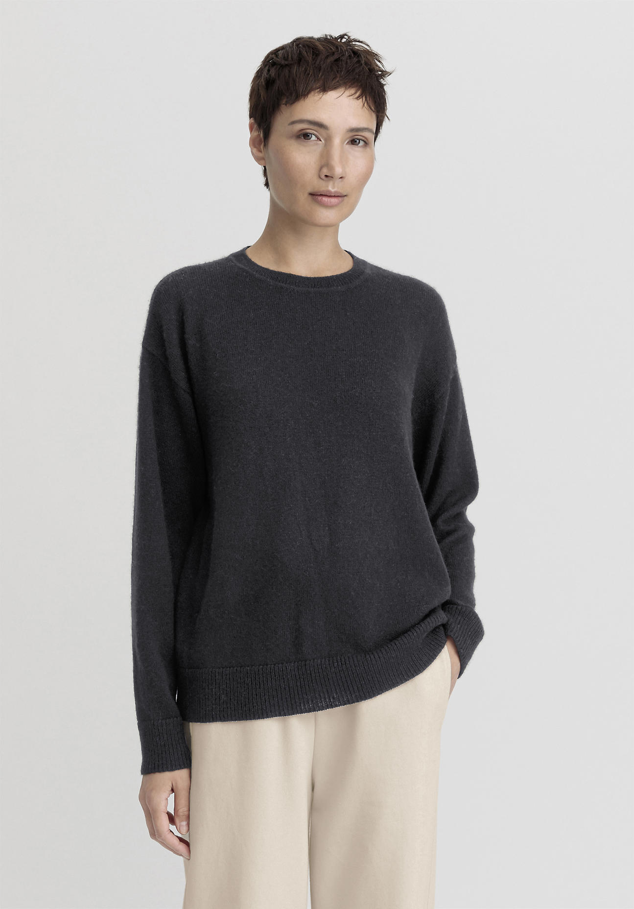 hessnatur Damen Pullover Relaxed aus Alpaka Wolle - schwarz GrösseL von hessnatur