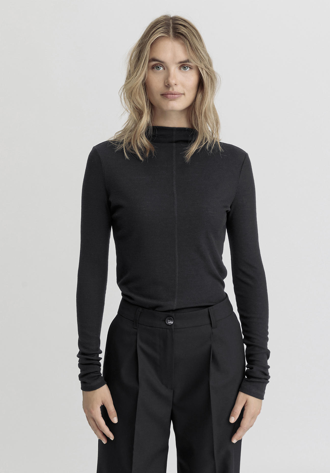 hessnatur Damen Rib Shirt Langarm Slim aus Schurwolle und TENCEL™ Lyocell - schwarz Grösse34 von hessnatur