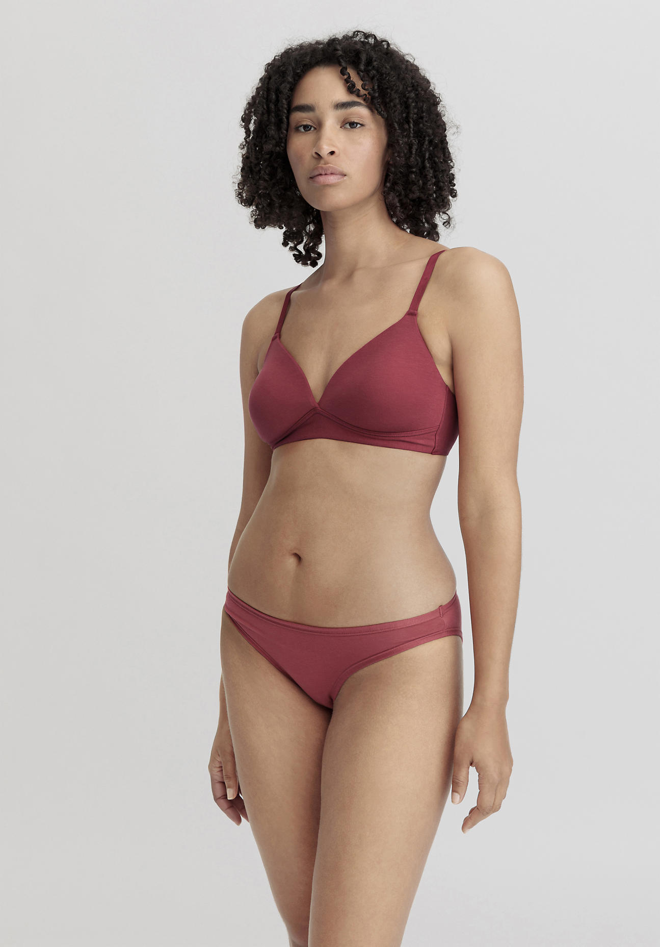 hessnatur Damen Slip Low Cut PURE BALANCE aus Bio-Baumwolle und Tencel™ Modal - rot Grösse34 von hessnatur