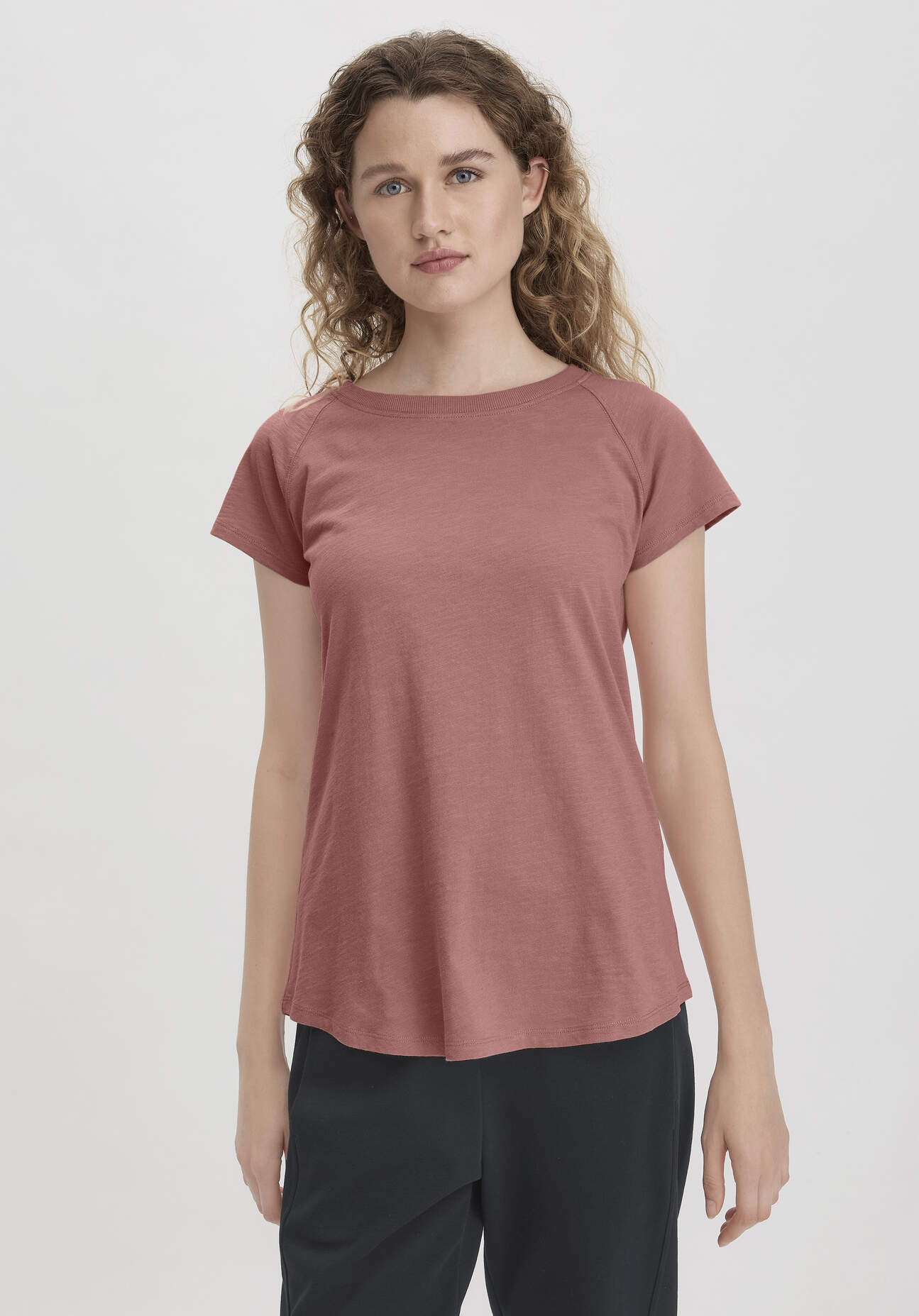 hessnatur Damen Slub Shirt Regular aus Bio-Baumwolle - braun Grösse42 von hessnatur