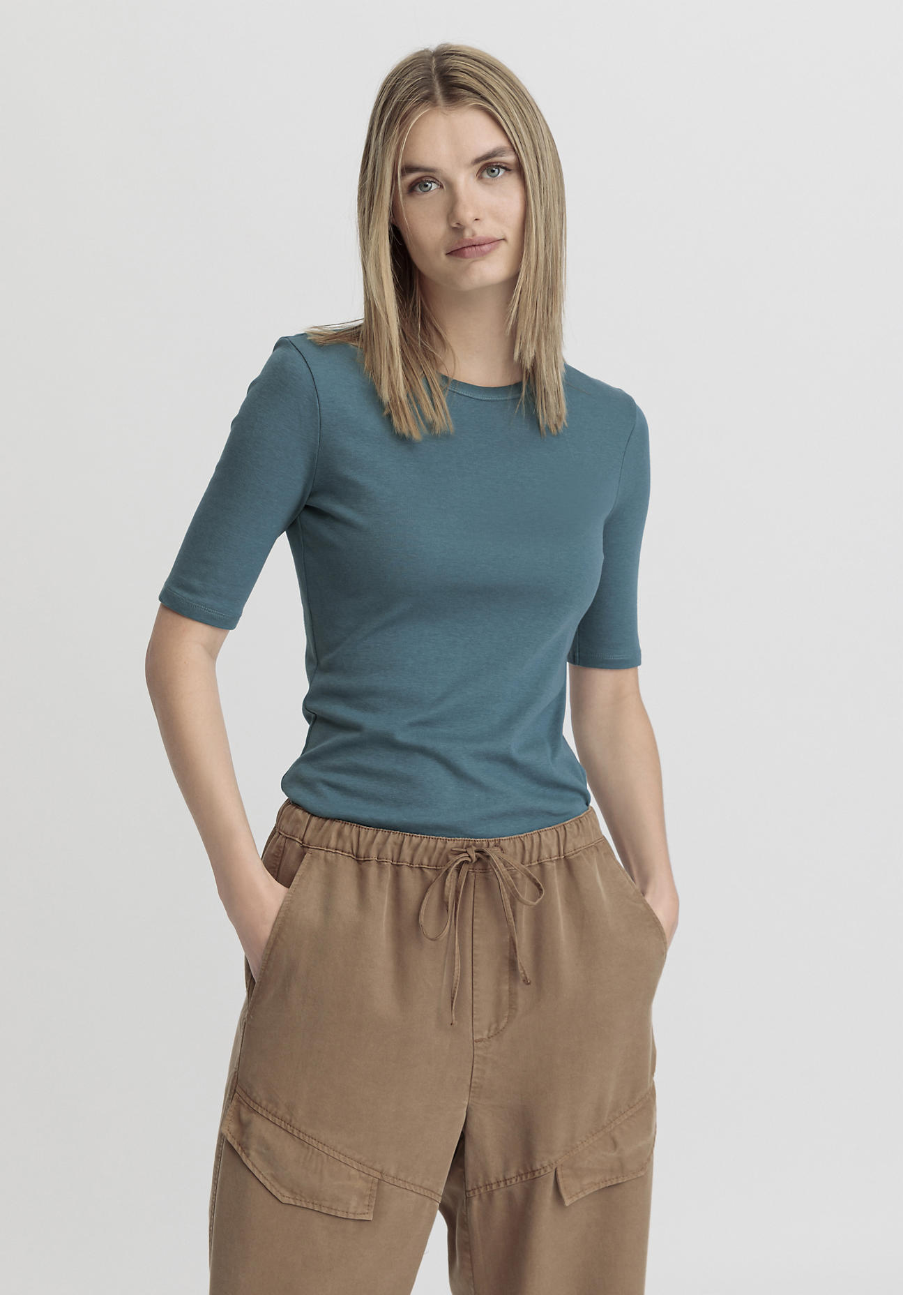 hessnatur Damen Softrib Shirt Fitted aus Bio-Baumwolle und TENCEL™ Modal - grün Grösse36 von hessnatur