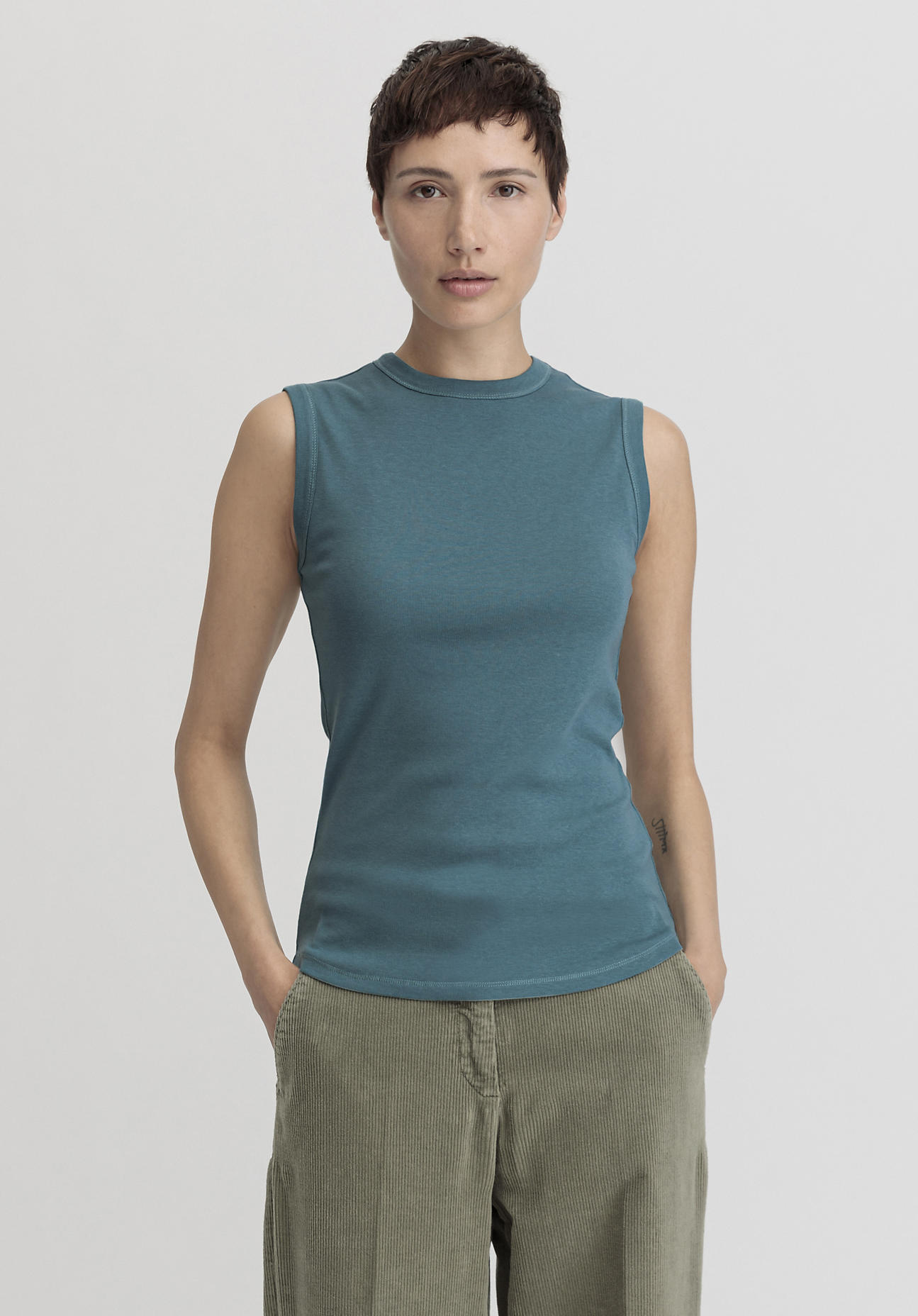 hessnatur Damen Softrib Top Fitted aus Bio-Baumwolle und TENCEL™ Modal - grün Grösse34 von hessnatur