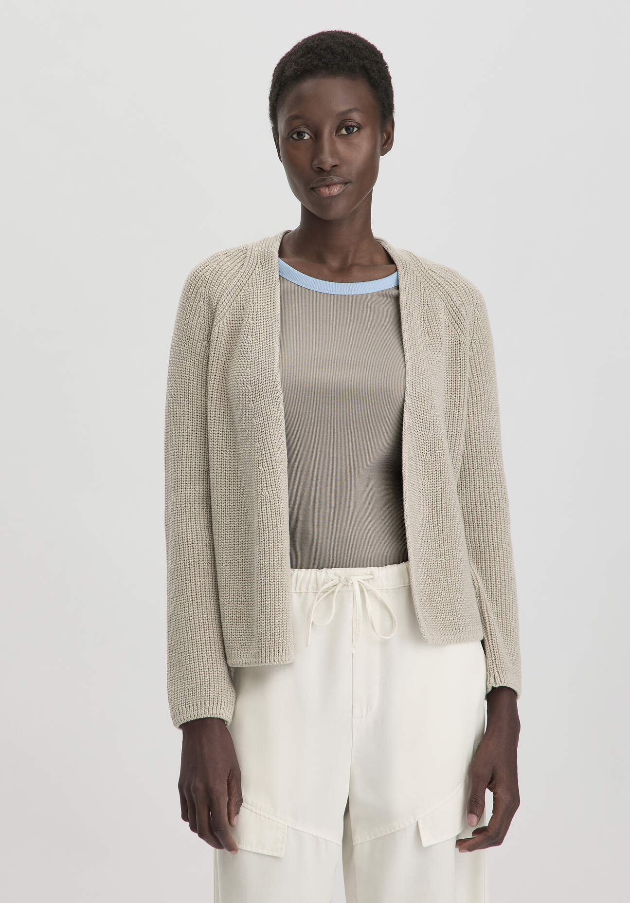 hessnatur Damen Strick Jacke Regular aus Bio-Baumwolle - beige GrösseM hessnatur Damen Strick Jacke Regular aus Bio-Baumwolle - beige GrösseM von hessnatur