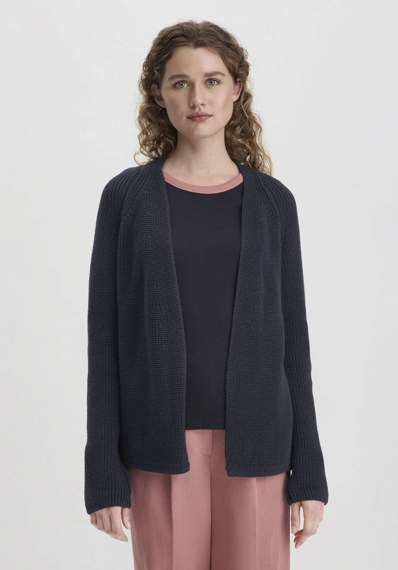 hessnatur Damen Strick Jacke Regular aus Bio-Baumwolle - blau GrösseM hessnatur Damen Strick Jacke Regular aus Bio-Baumwolle - blau GrösseM von hessnatur